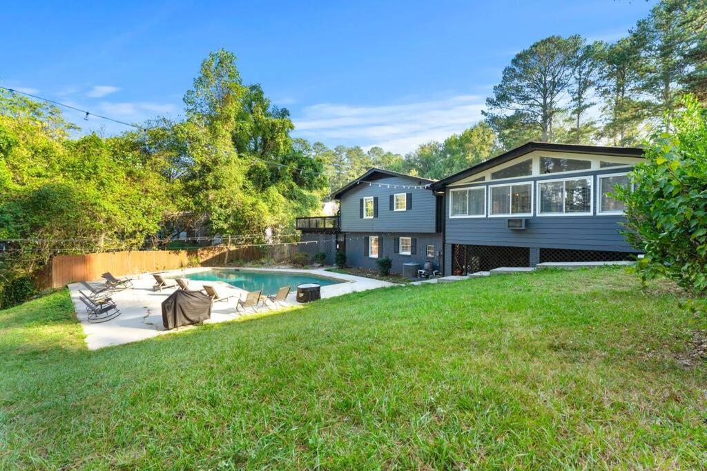 Exclusive Haven With Pool & Bar Holiday home Atlanta