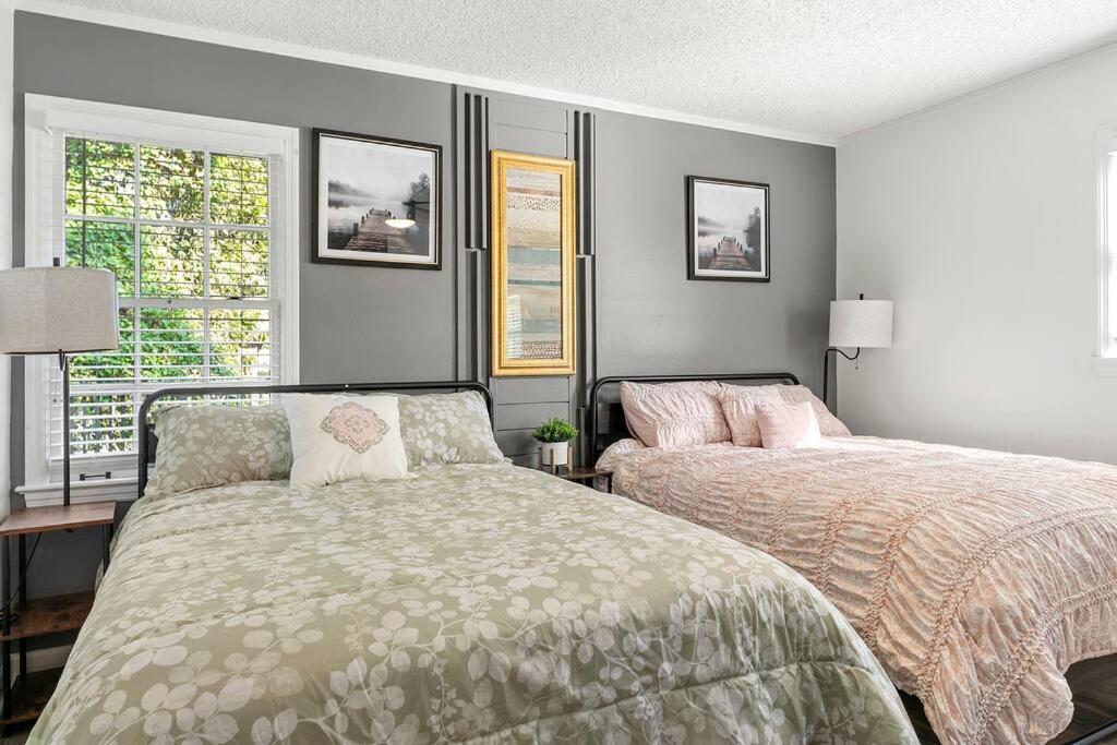 Exclusive Haven With Pool & Bar Holiday home Atlanta