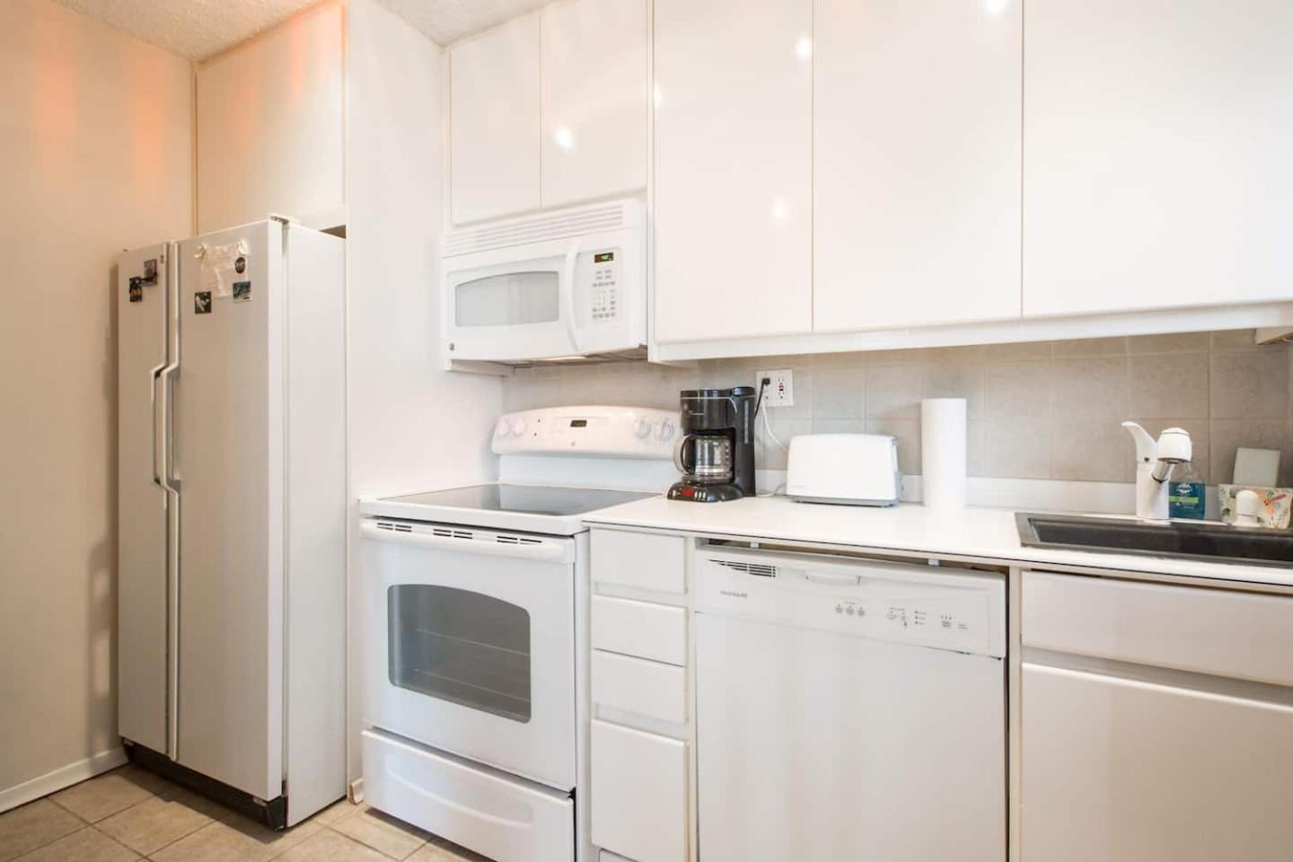 A Contemporary Unit, Downtown High-rise! Atlanta