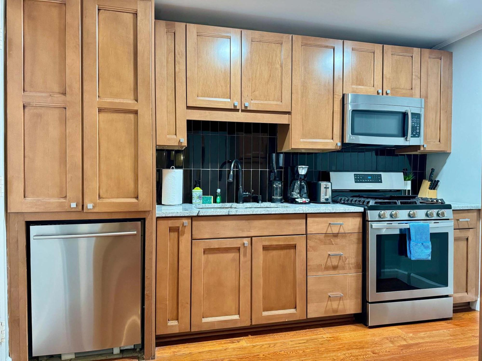 Holiday home 2br Chic Downtown Atl W Free Parking Lm602 *