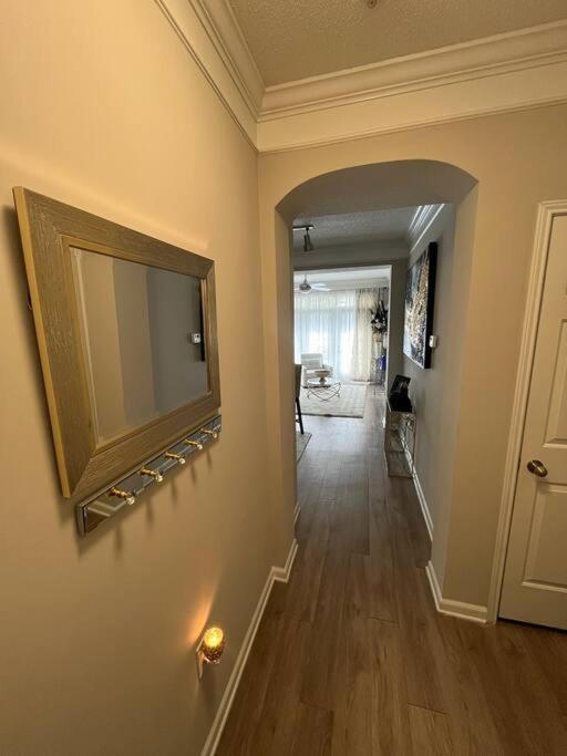 The Golden Noir Retreat-buckhead *