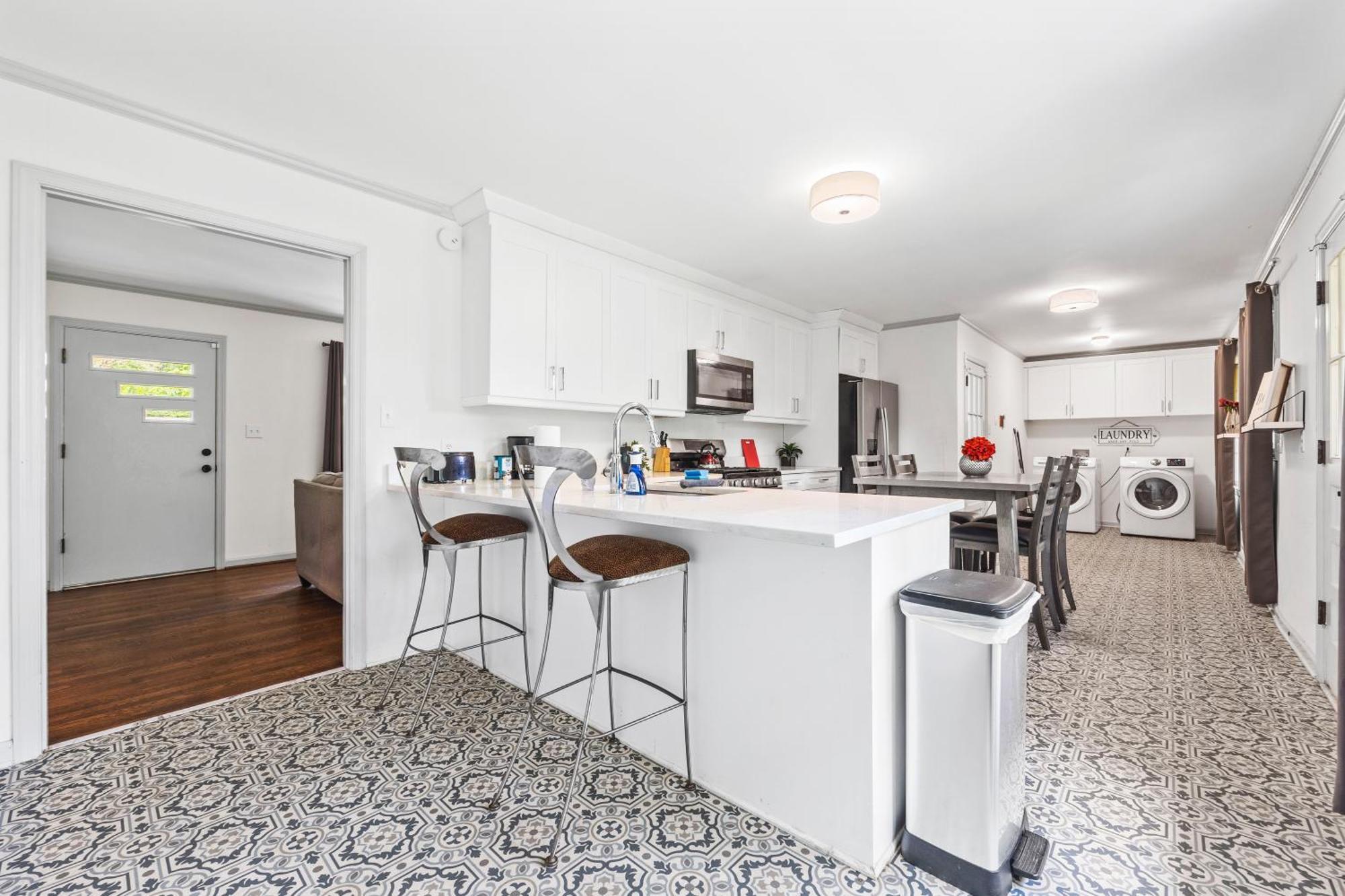 Spacious 3br - Near Airpt & 15m To Dt Atl Holiday home