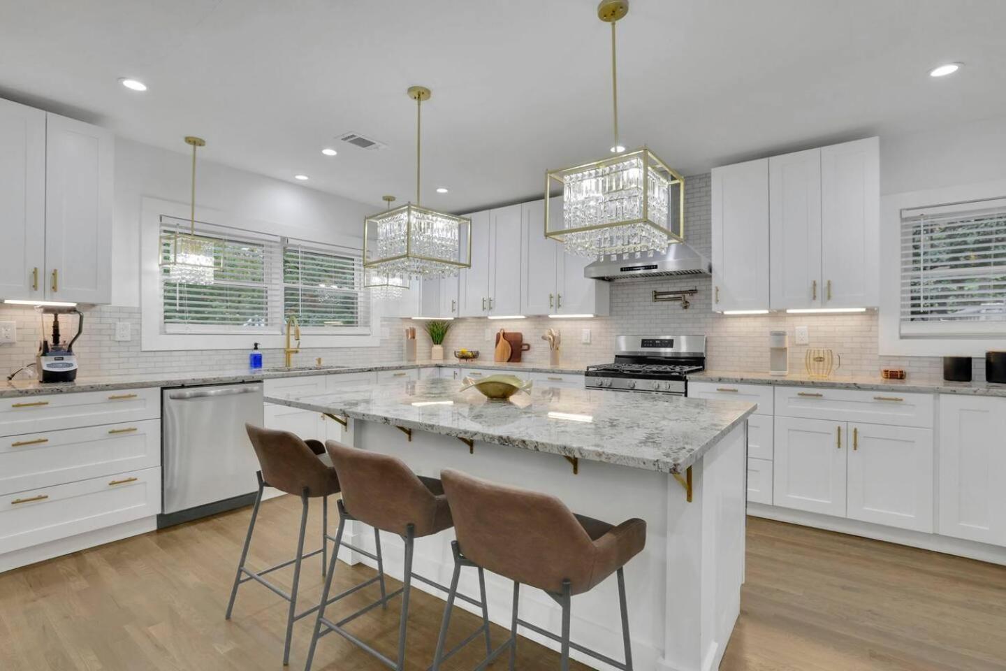 Holiday home Luxury 7br Buckhead Oasis Wpool,gameroom&firepit *