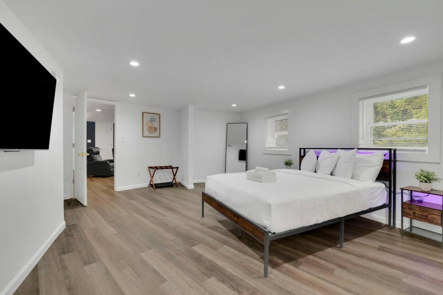 Luxury 7br Buckhead Oasis Wpool,gameroom&firepit Holiday home