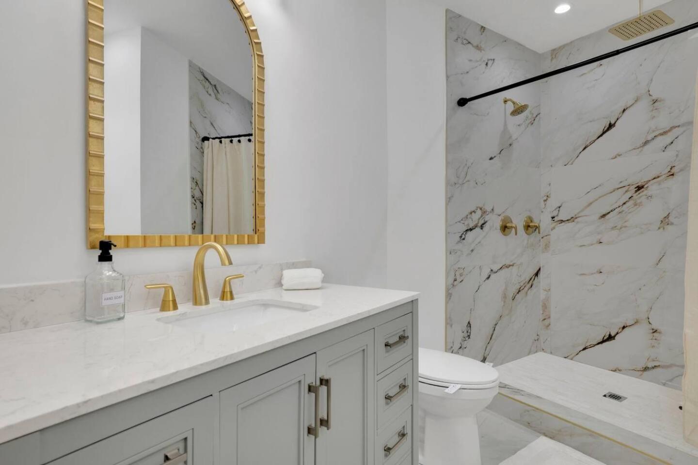 Luxury 7br Buckhead Oasis Wpool,gameroom&firepit Atlanta