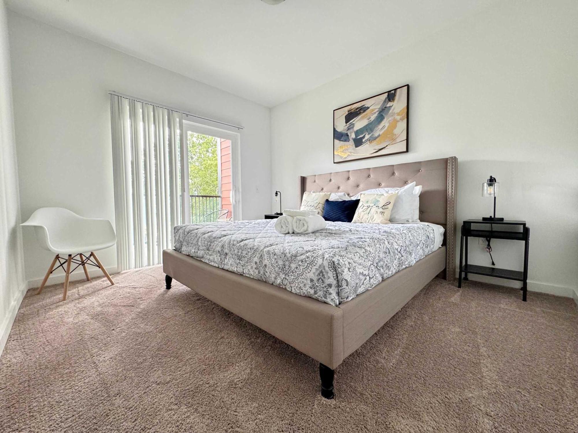 Luxury New 1b1b Private Balcony View 525pkwy Holiday home Atlanta