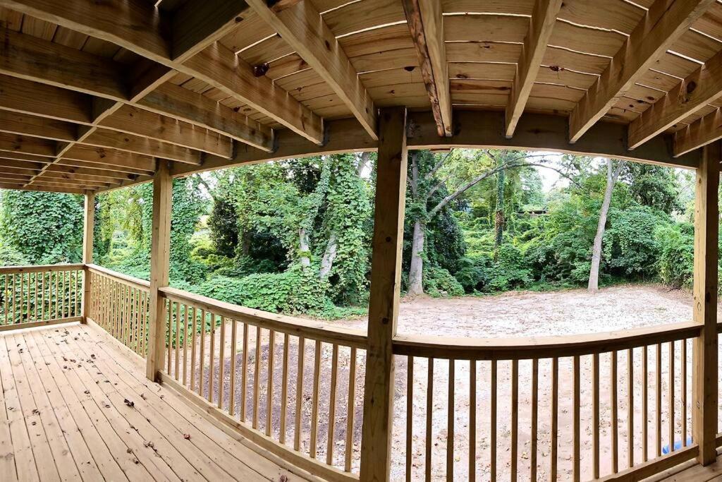 Private With Seperate Bathroom Near Downtown Atl *