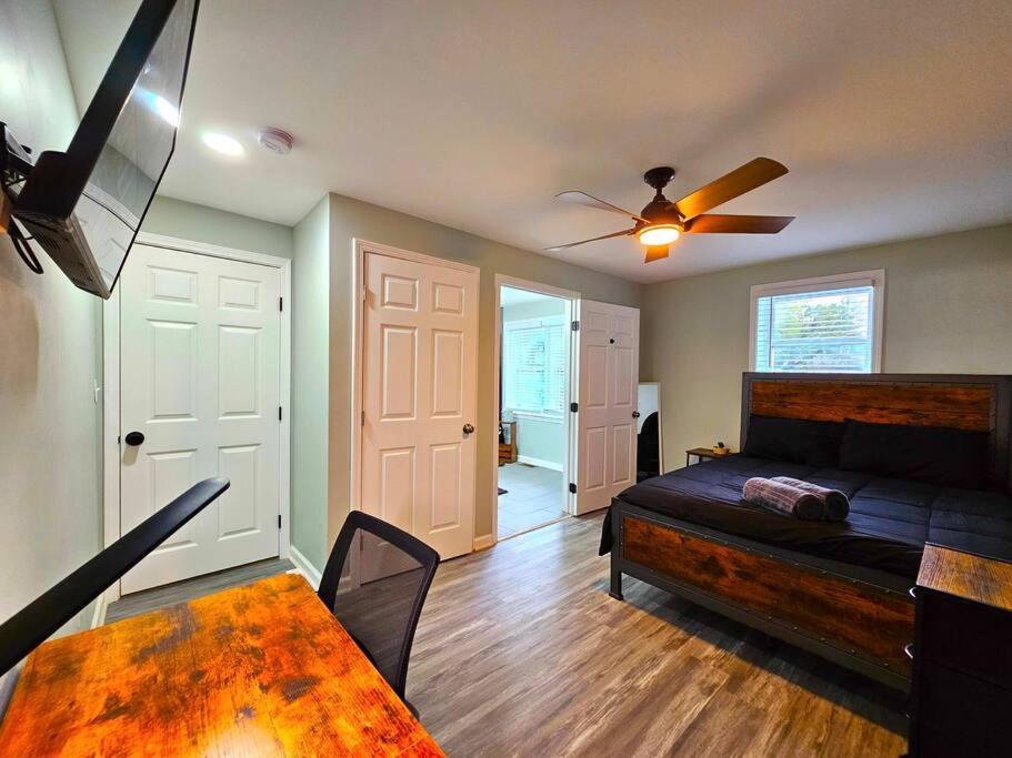 Private With Seperate Bathroom Near Downtown Atl Atlanta