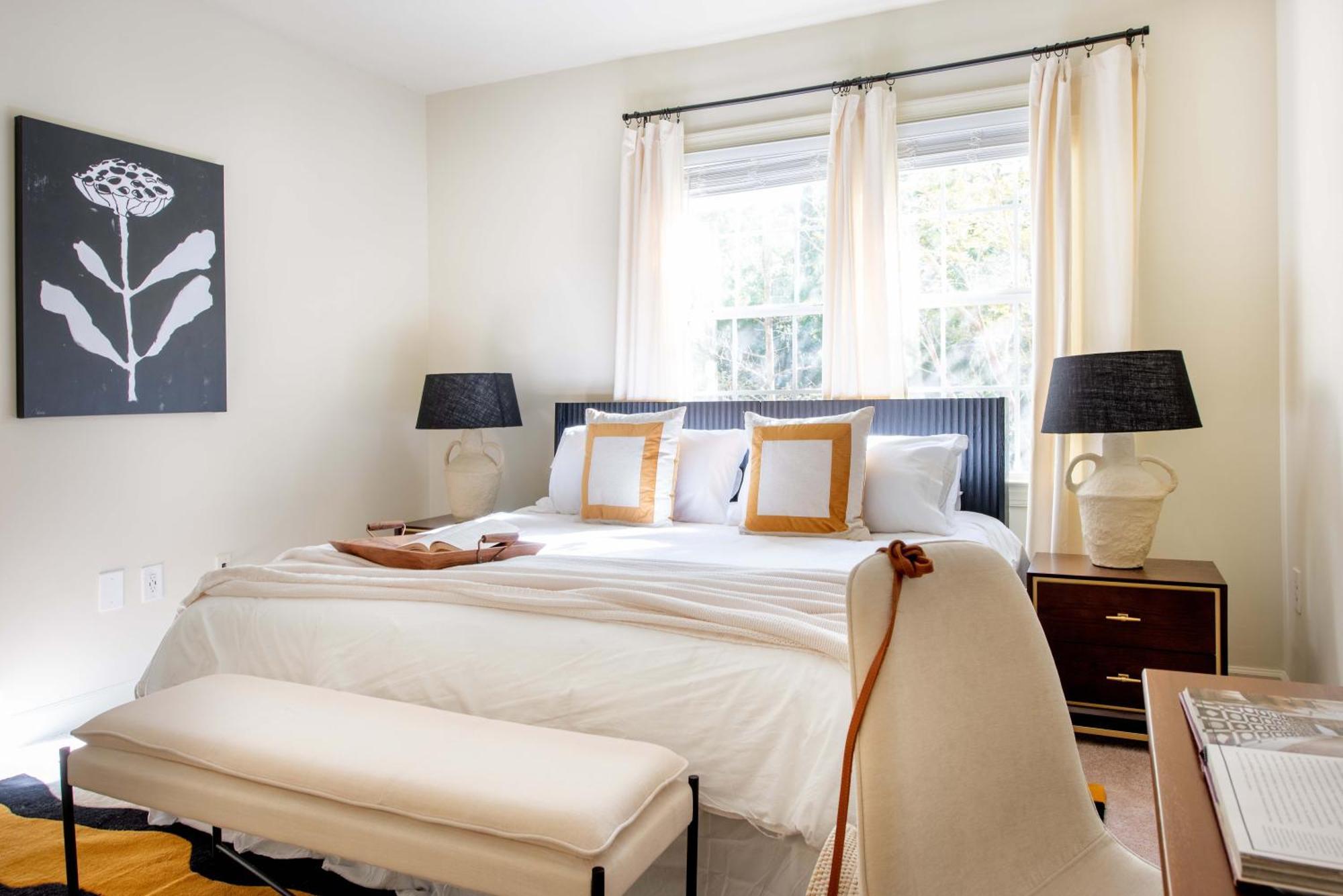 Tres Chic Apartment