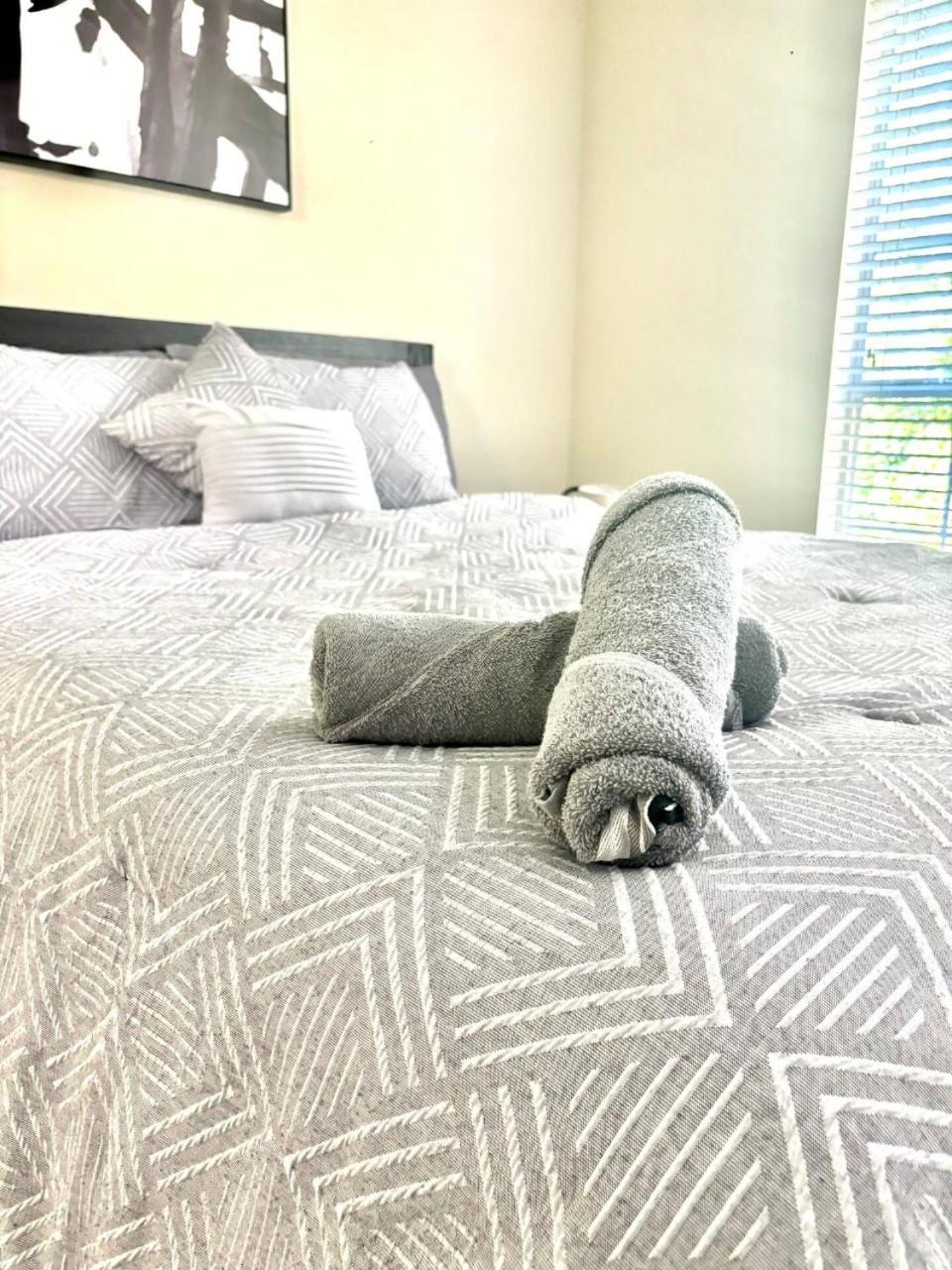 Luxury -2br- Buckhead Retreat - Free Parking *