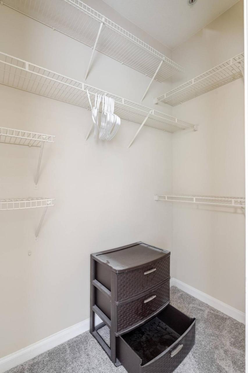 Luxury -2br- Buckhead Retreat - Free Parking *