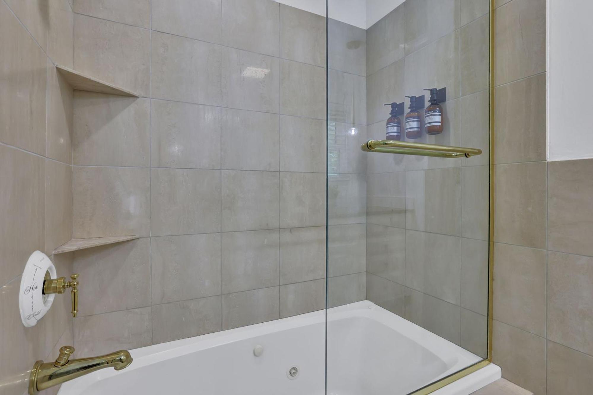 Holiday home Luxury 7br Buckhead Oasis Wpool,gameroom&firepit Atlanta