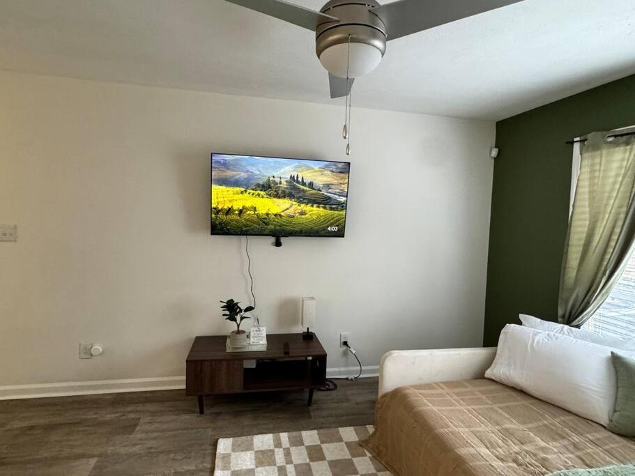 Midtown Luxury Getaway Apartment