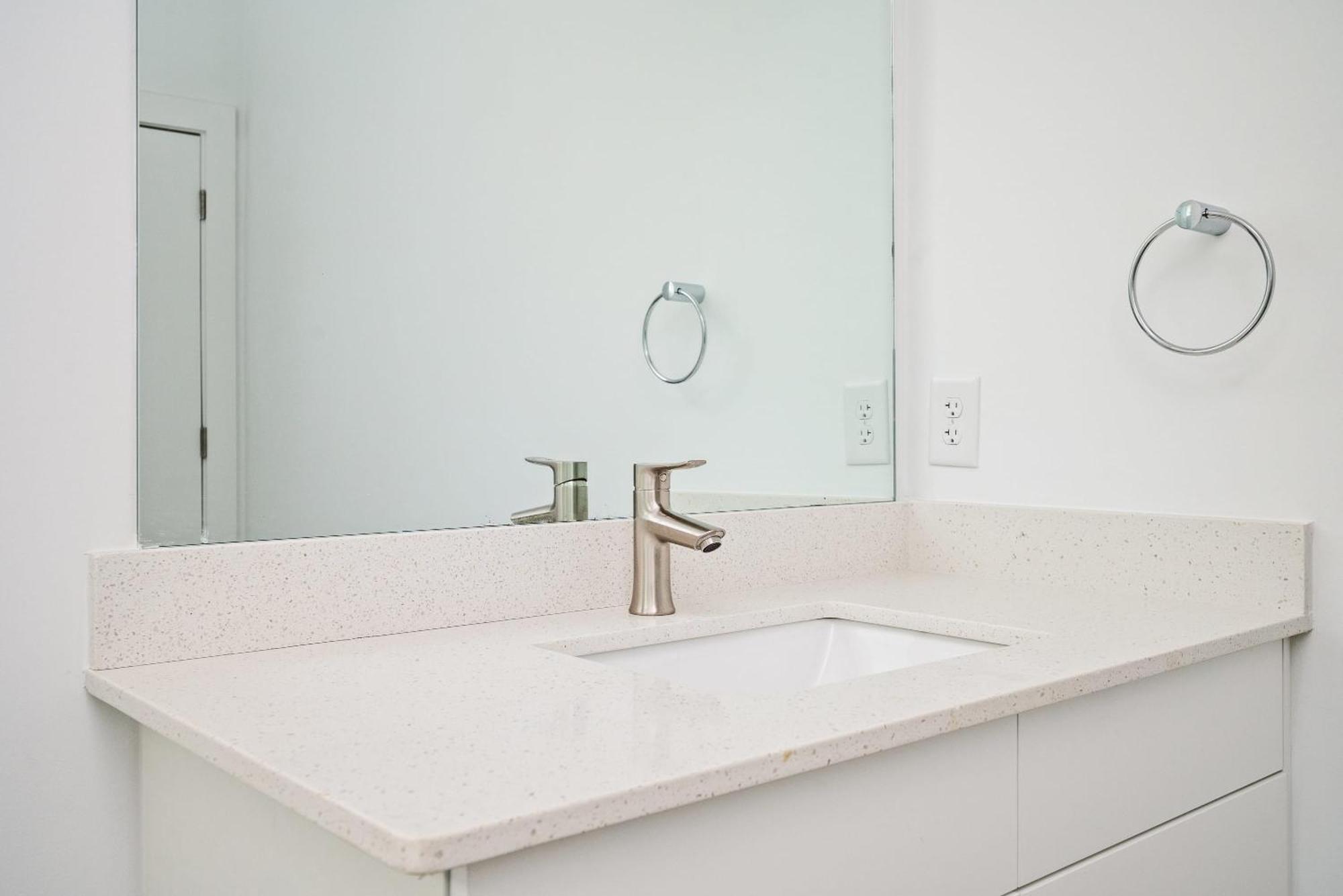 Luxury Loft Penthouse Roof Balcony Washer Dryer 542blvd Holiday home Atlanta