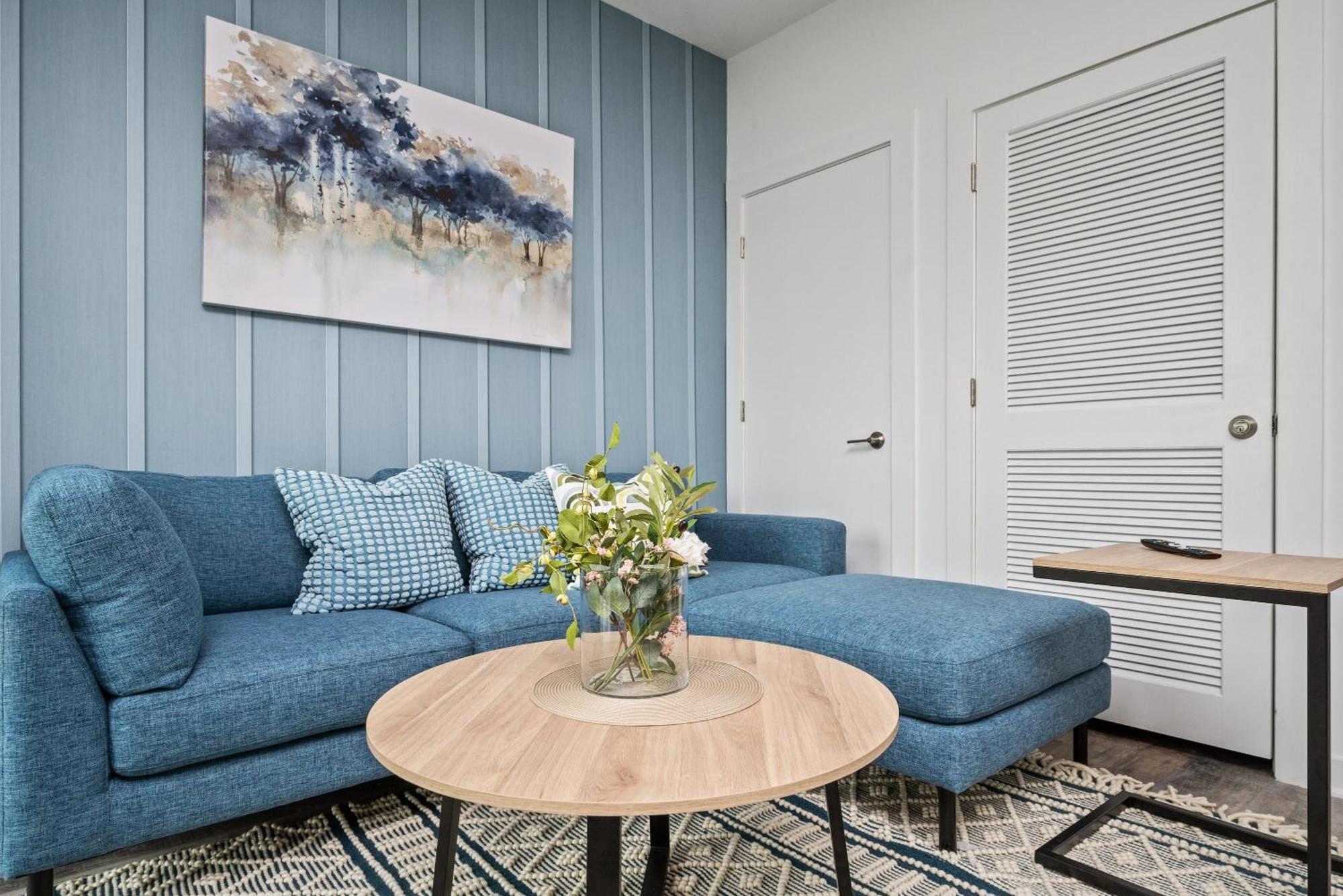 Holiday home Luxury Loft Penthouse Roof Balcony Washer Dryer 542blvd *