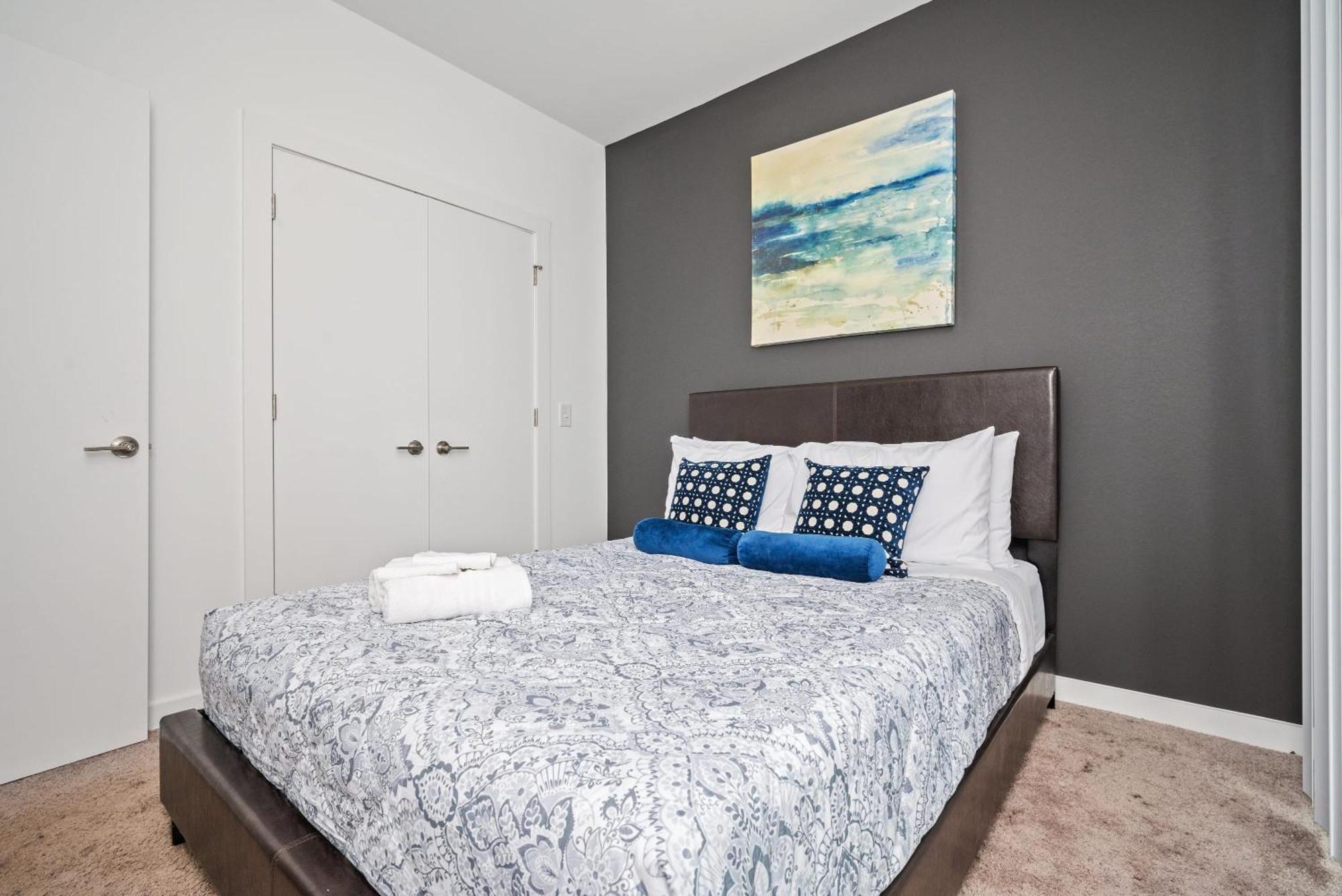 Luxury 1b1b With Balcony Downtown 542blvd Holiday home
