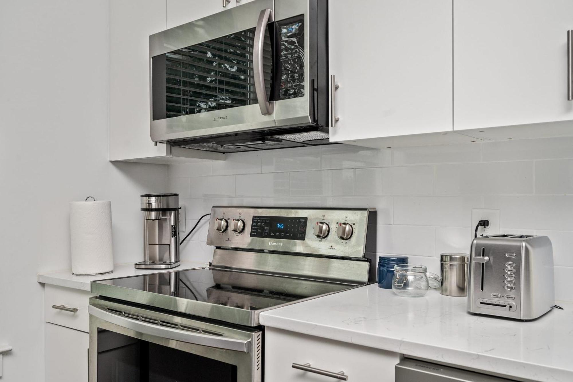 Luxury 1b1b With Balcony Downtown 542blvd