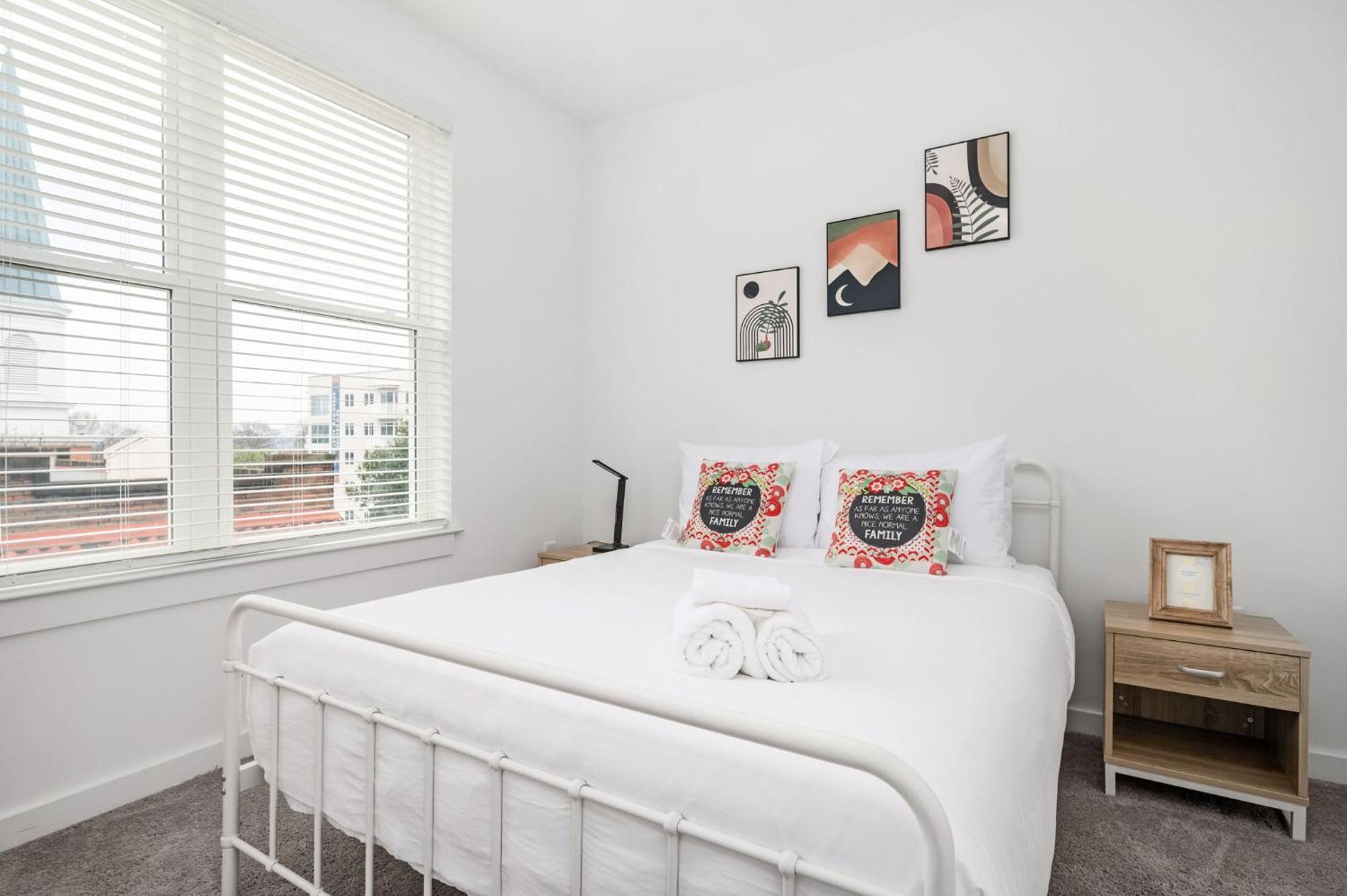 Holiday home Luxury New 2b2b Private Balcony 542blvd