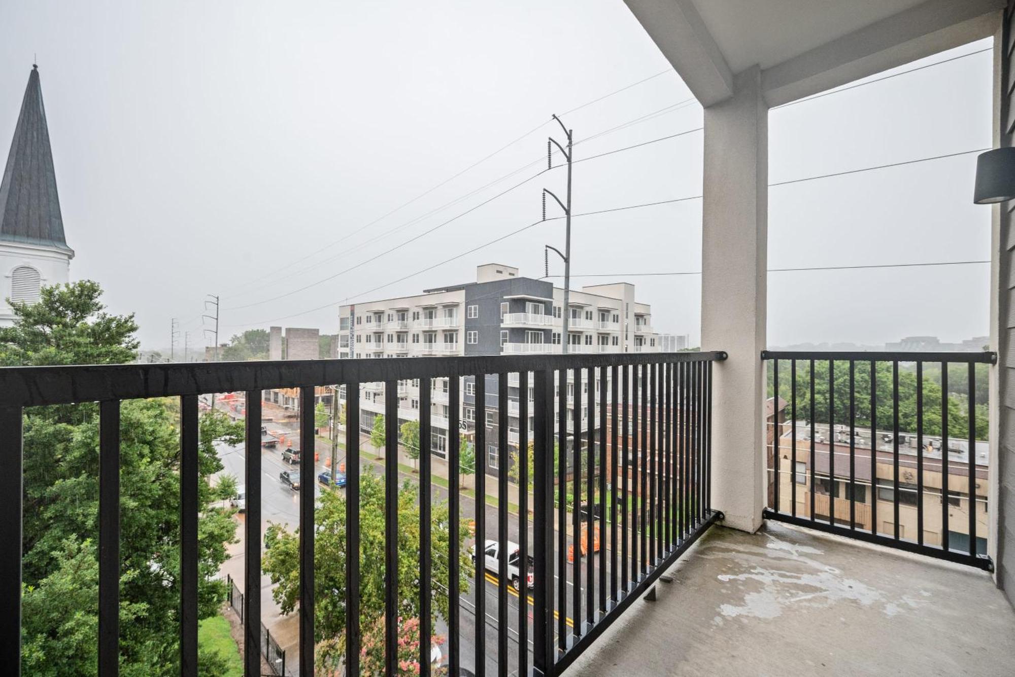 Holiday home Luxury 1b1b With Balcony Downtown 542blvd