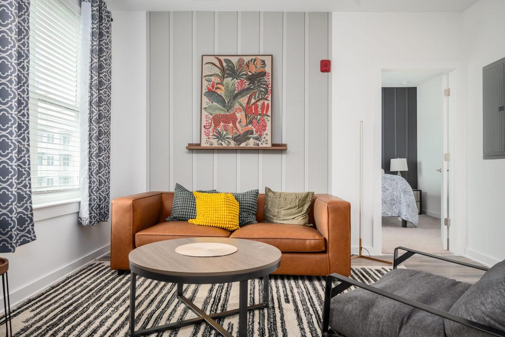 Luxury 1b1b With Balcony Downtown 542blvd *