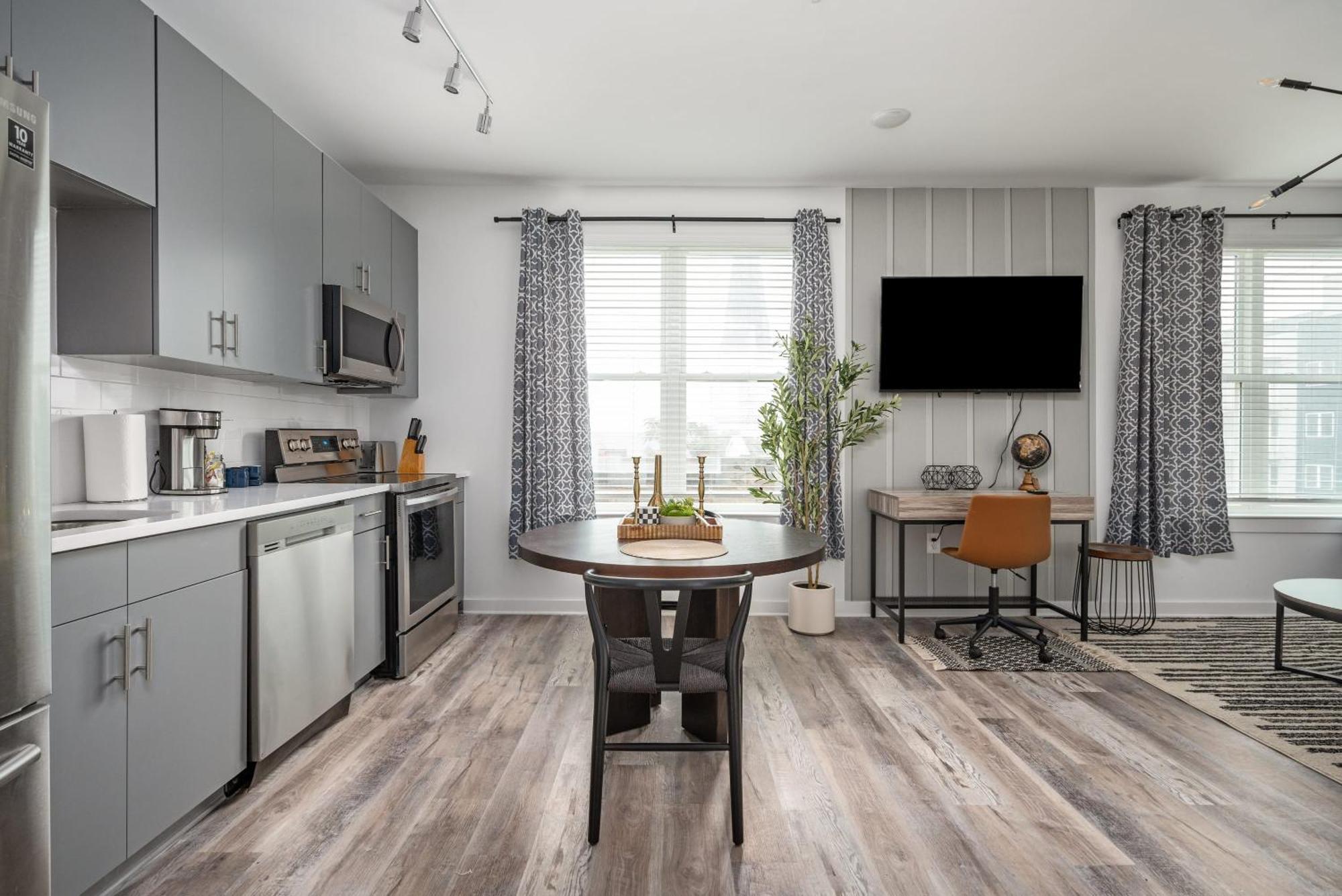 Luxury 1b1b With Balcony Downtown 542blvd Holiday home Atlanta