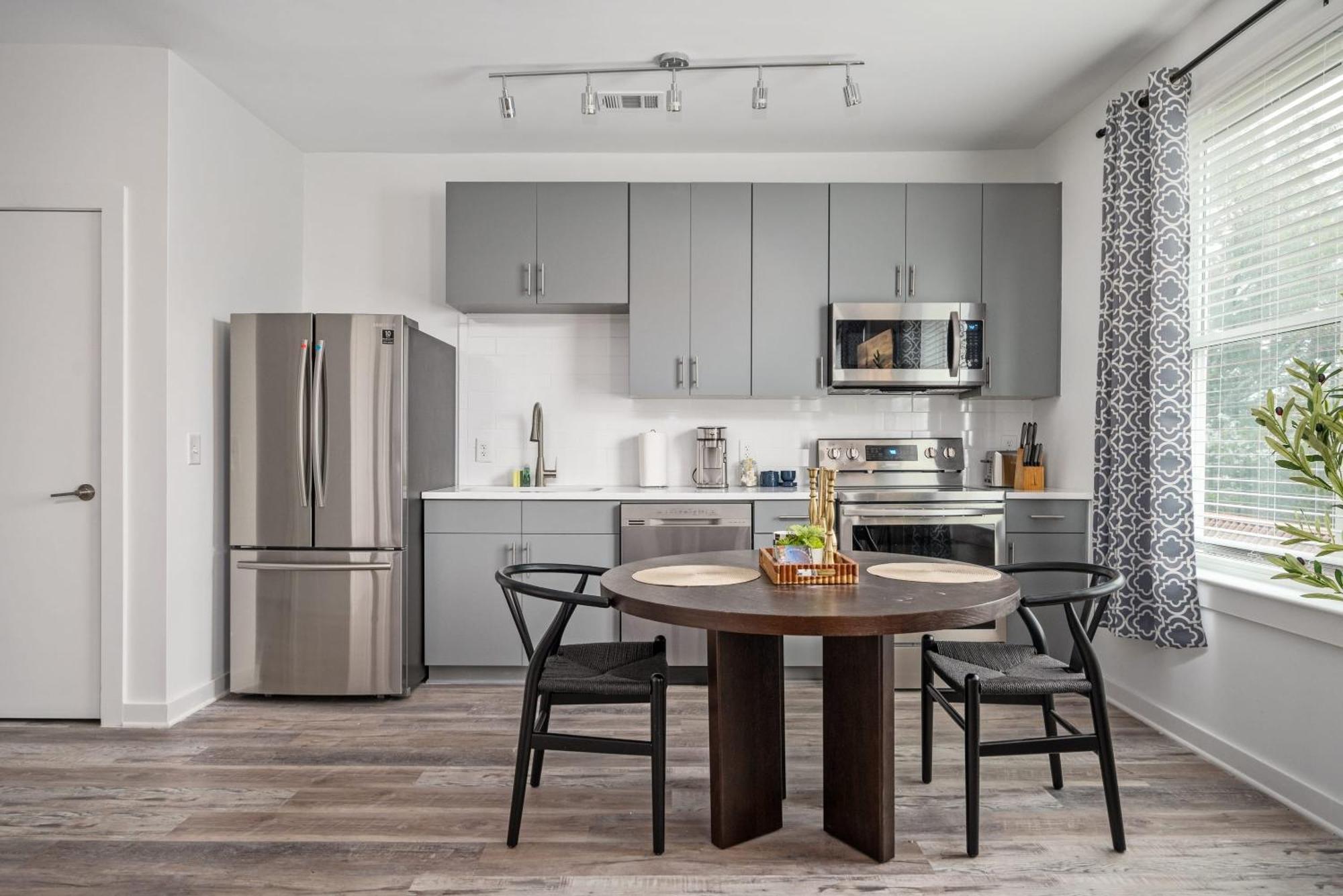 Holiday home Luxury 1b1b With Balcony Downtown 542blvd