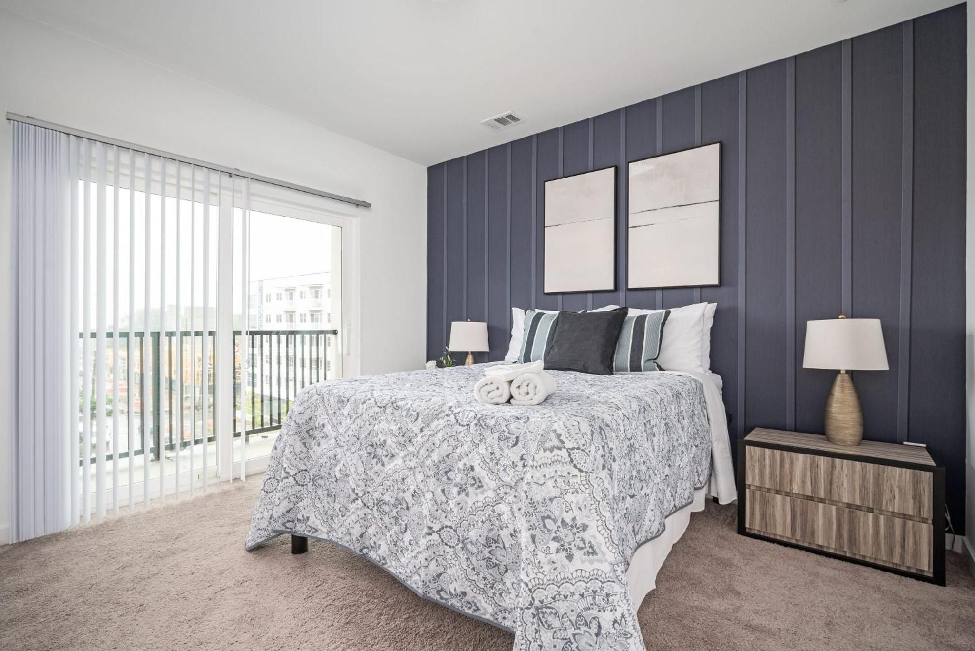 Luxury 1b1b With Balcony Downtown 542blvd Holiday home