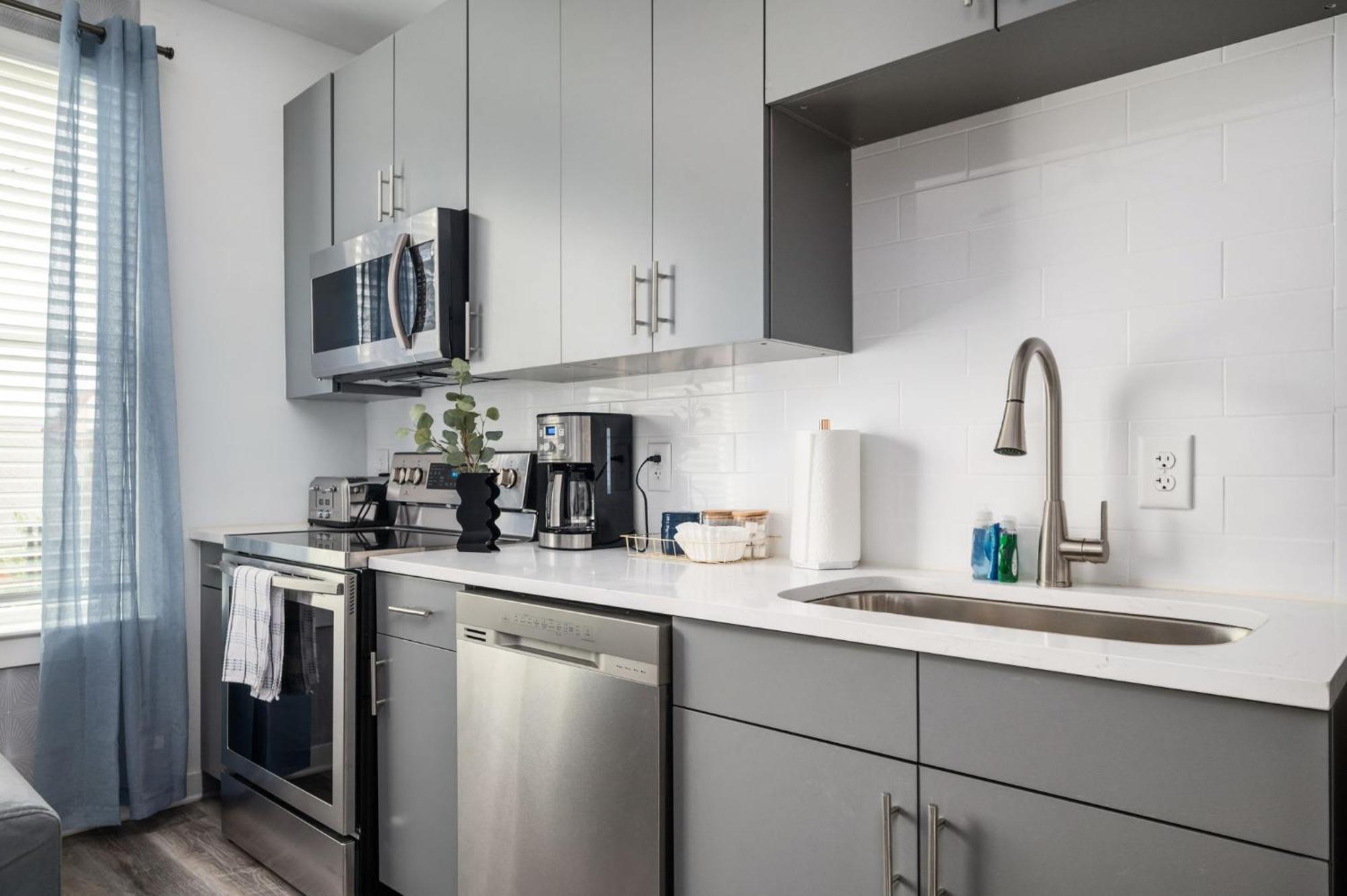 Holiday home Luxury 1b1b With Balcony Downtown 542blvd