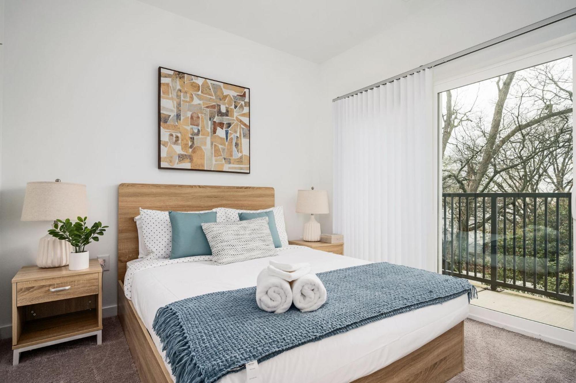Luxury 1b1b With Balcony Downtown 542blvd Holiday home Atlanta