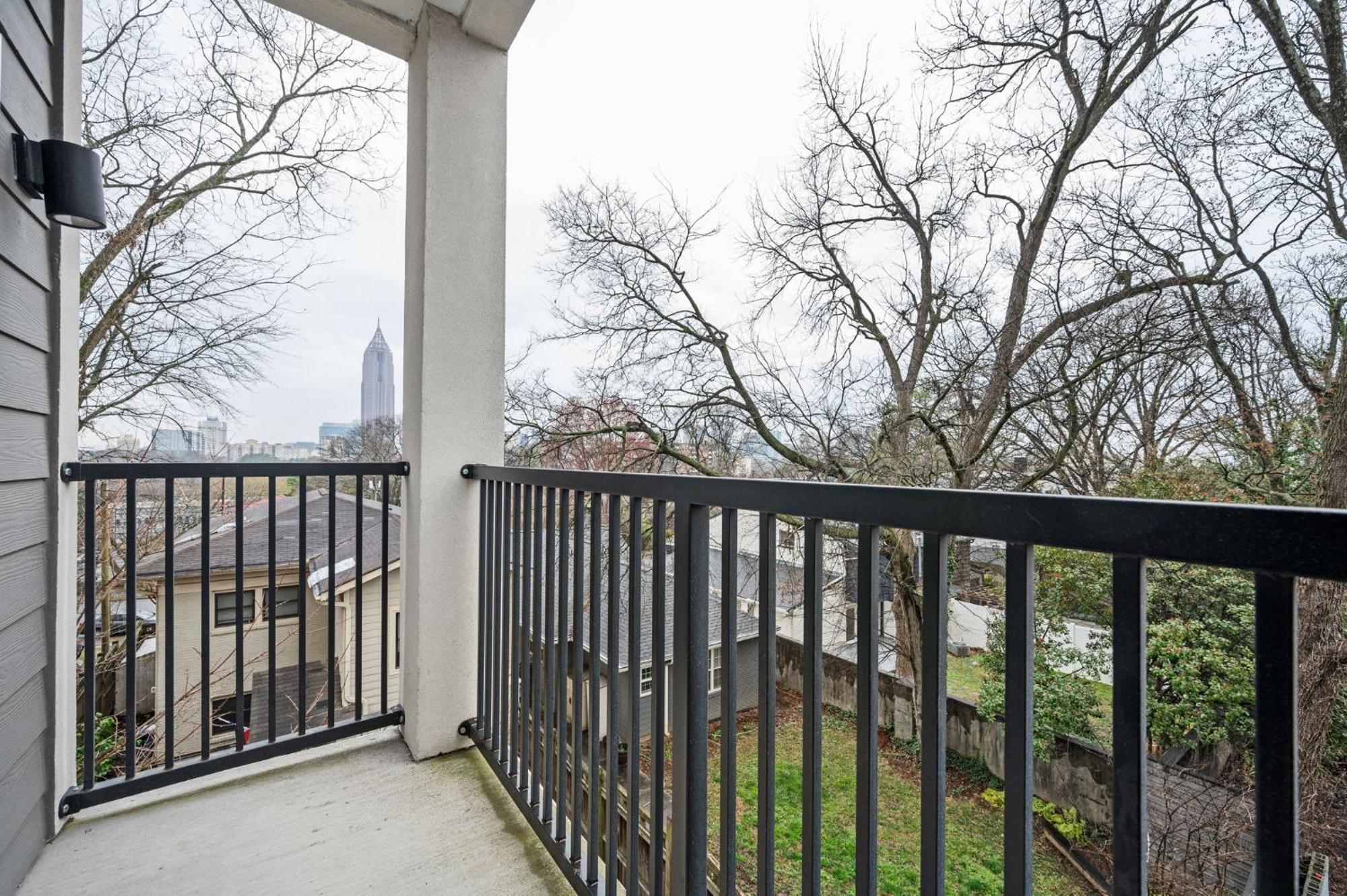 Holiday home Luxury 1b1b With Balcony Downtown 542blvd *