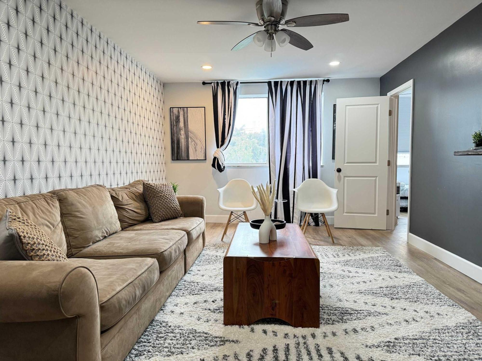 View Newly Renovated 5 Beds With Free Parking Lm406