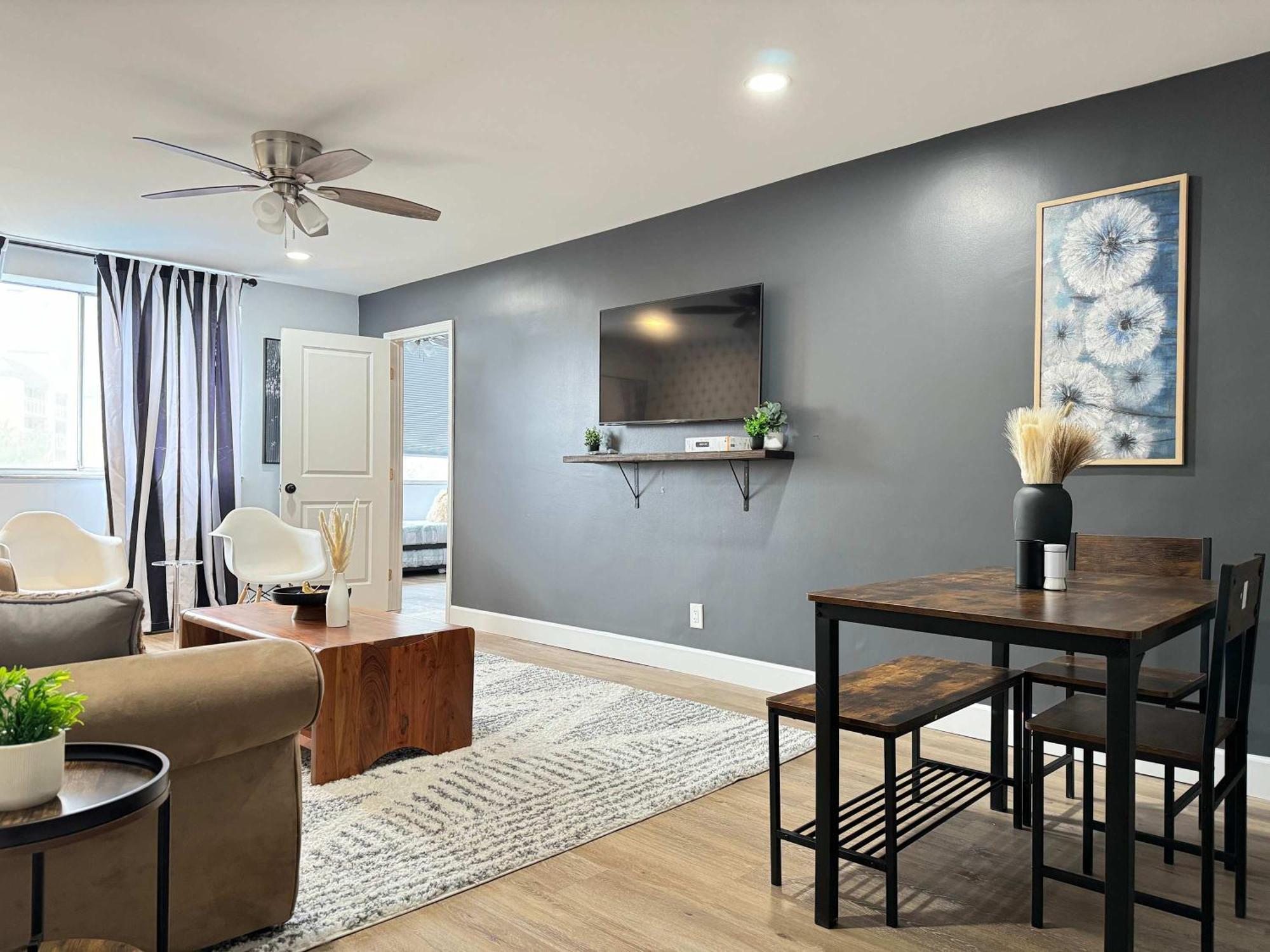 View Newly Renovated 5 Beds With Free Parking Lm406 *