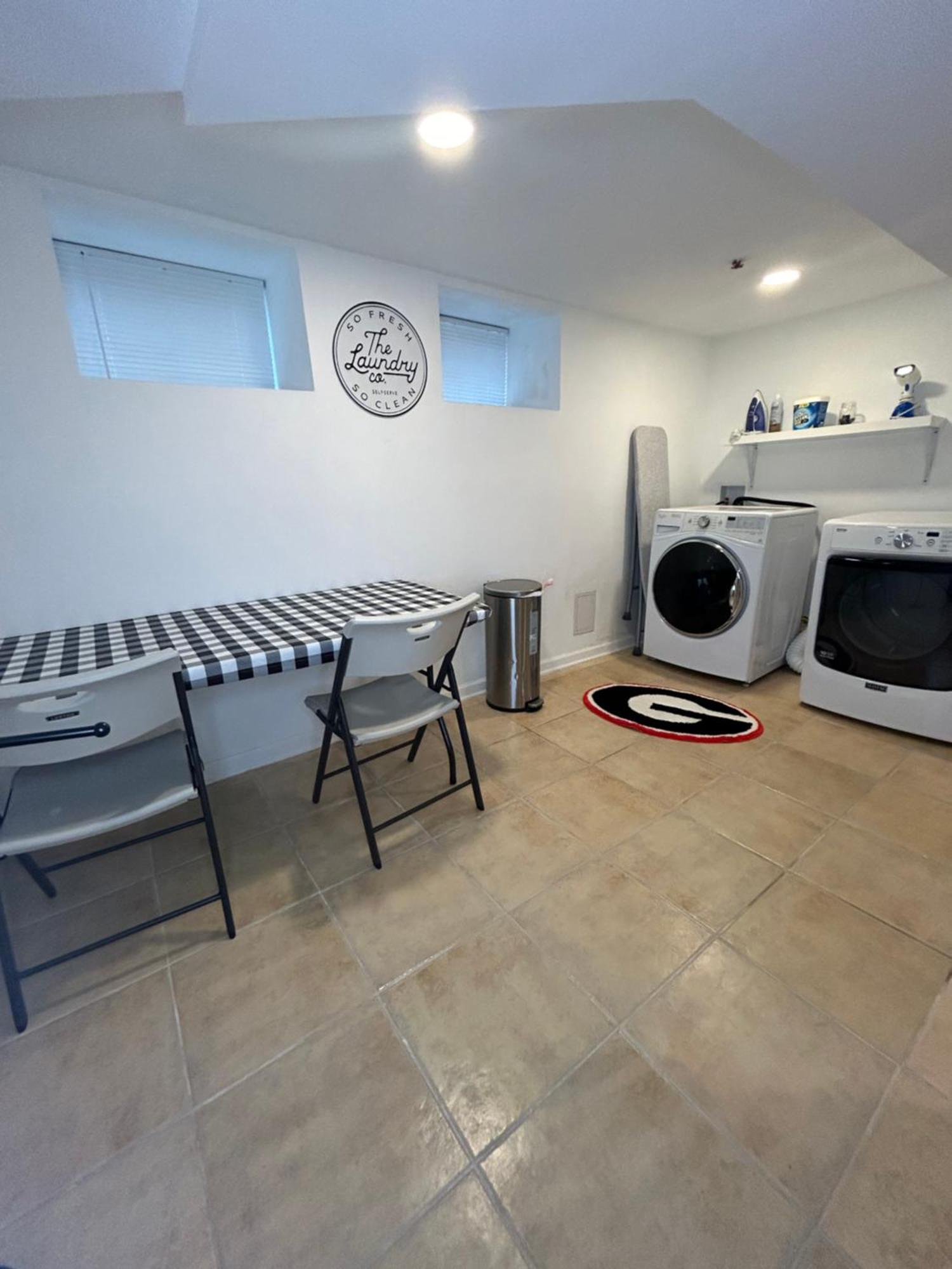 Southern Comfort Renovated, Relaxing, Ready Minutes From Downtown And Mercedes Benz Stadium