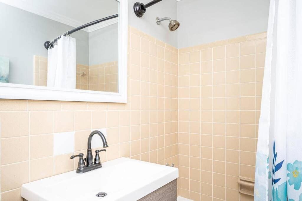 Downtown Onsite Parking Lm1505 Holiday home *