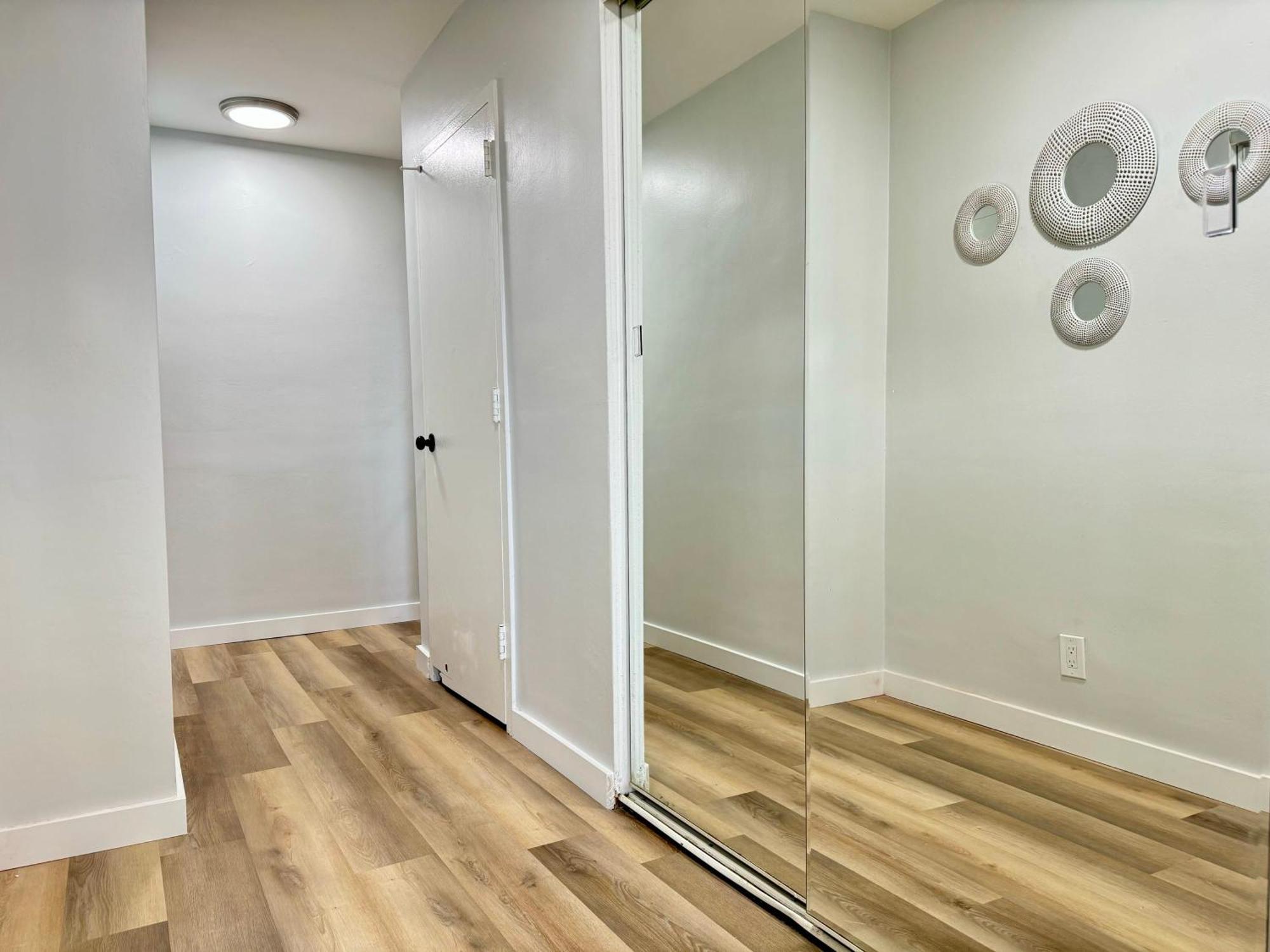 View Newly Renovated 3 Beds With Free Parking Lm909