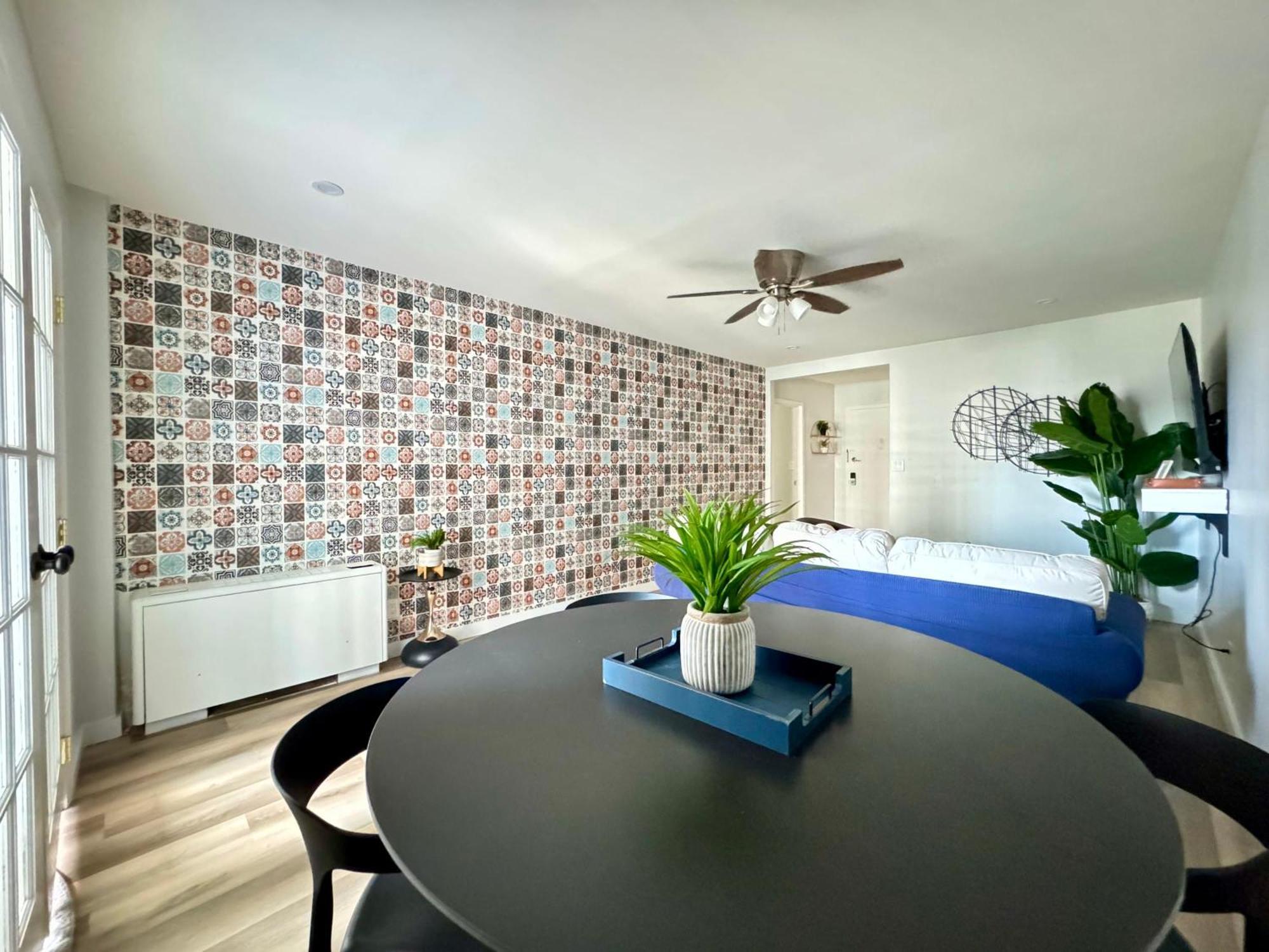 View Newly Renovated 3 Beds With Free Parking Lm909