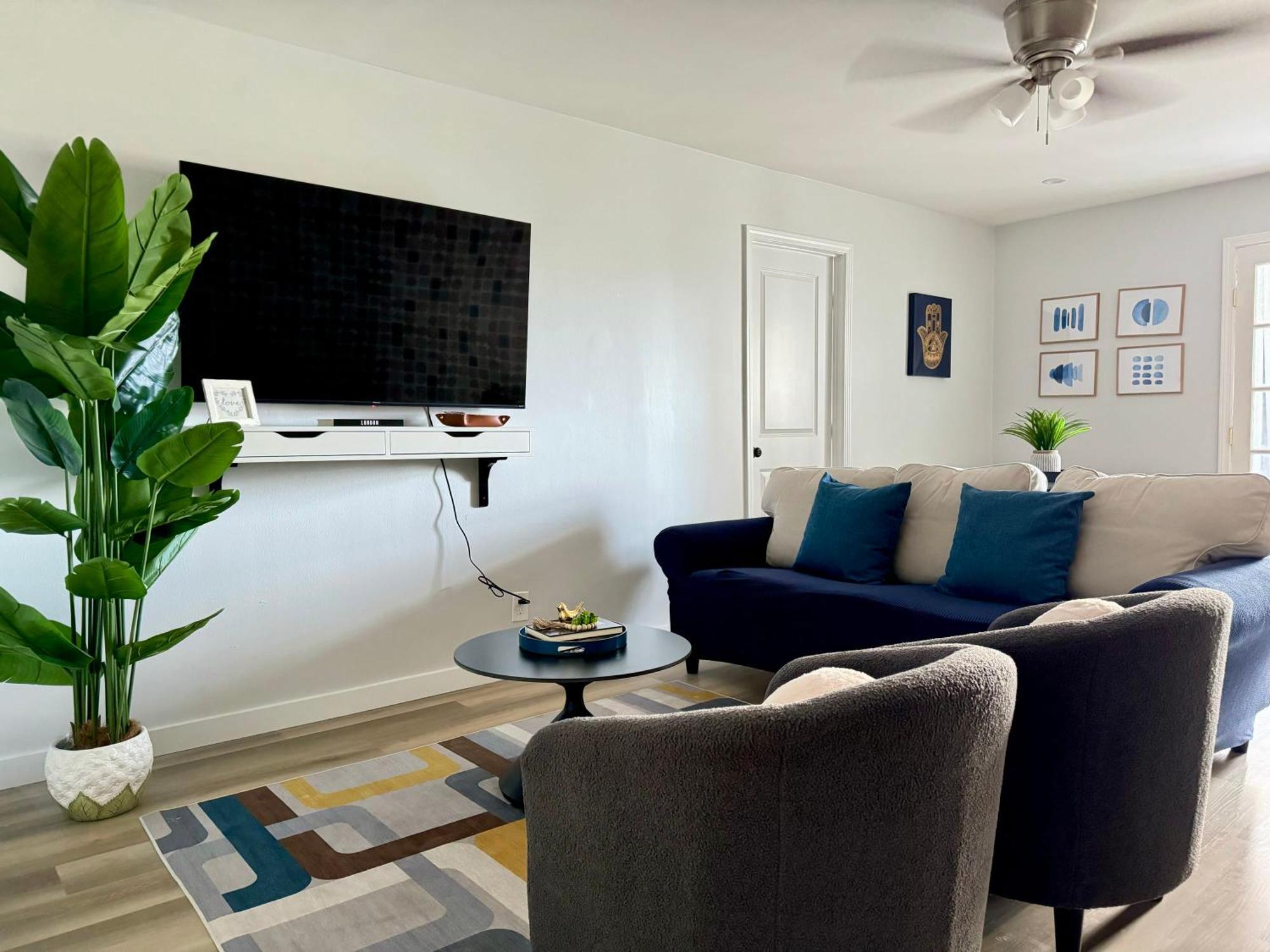 Apartment View Newly Renovated 3 Beds With Free Parking Lm909 *