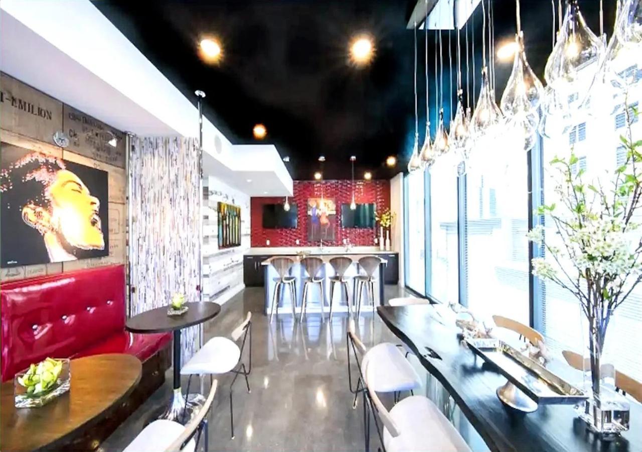 Skyline Luxe Penthouse, Floor, Balcony, Pool, Amazing View *