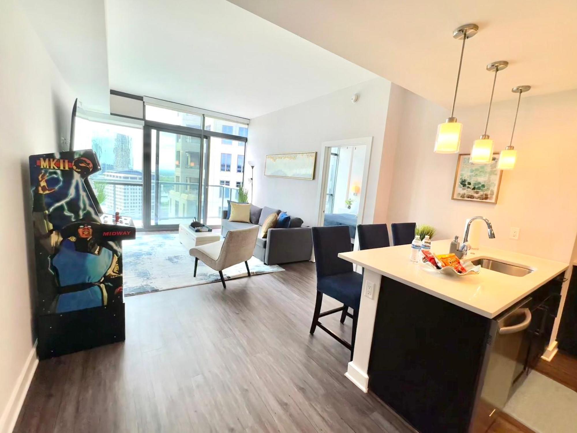 Skyline Retreat Penthouse, Floor, Year Round Pool, View! *