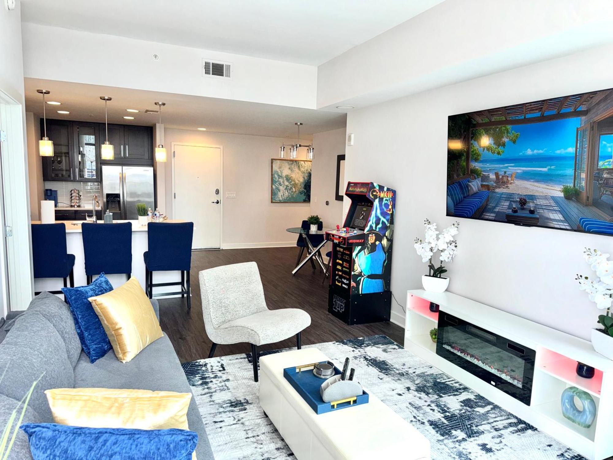 Skyline Retreat Penthouse, Floor, Year Round Pool, View! Atlanta