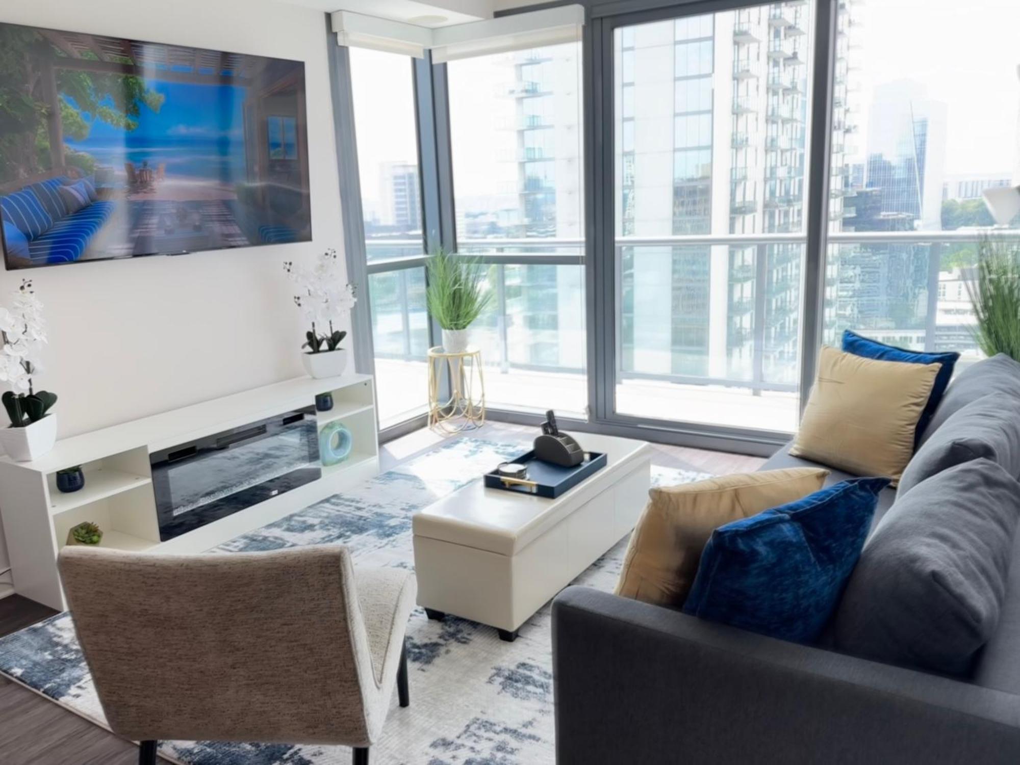 Apartment Skyline Retreat Penthouse, Floor, Year Round Pool, View! Atlanta