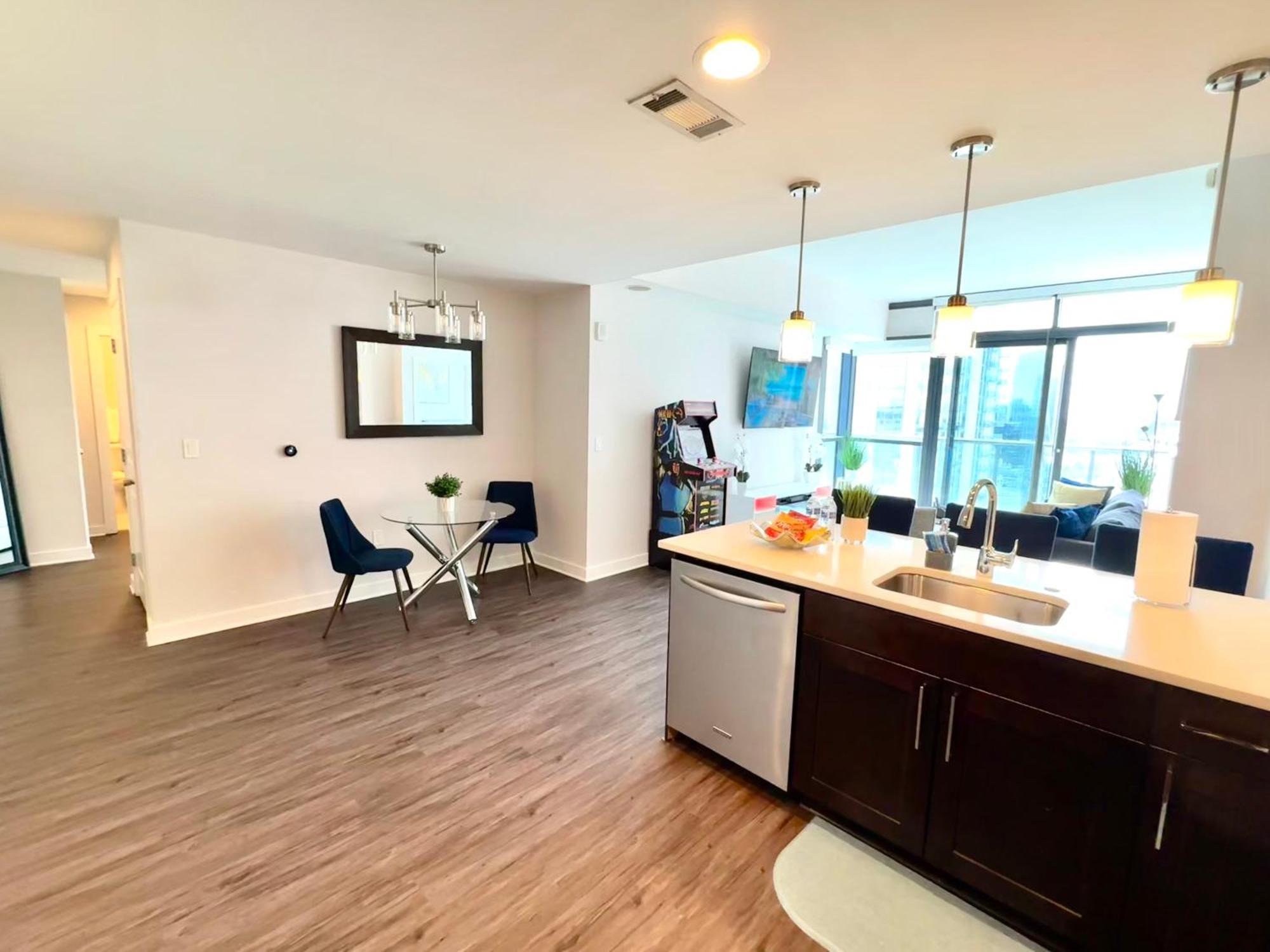 Skyline Retreat Penthouse, Floor, Year Round Pool, View! * Atlanta