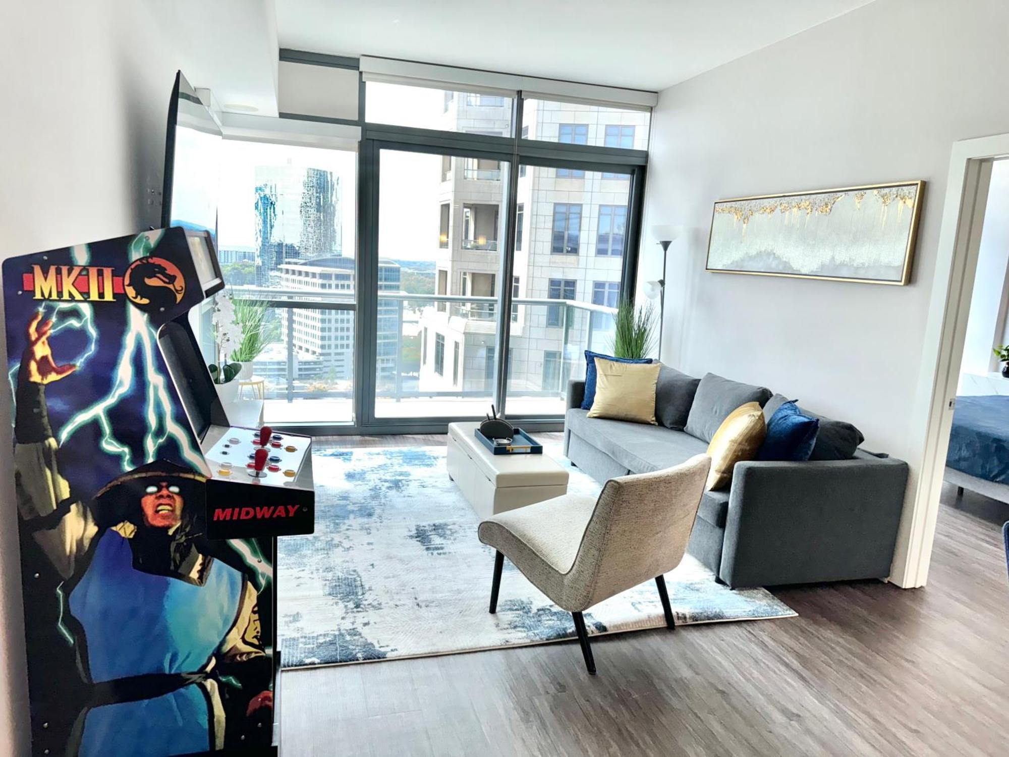 Skyline Retreat Penthouse, Floor, Year Round Pool, View!