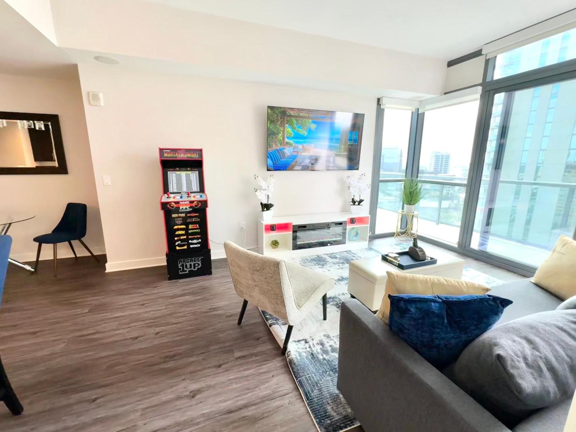 Apartment Skyline Retreat Penthouse, Floor, Year Round Pool, View! *