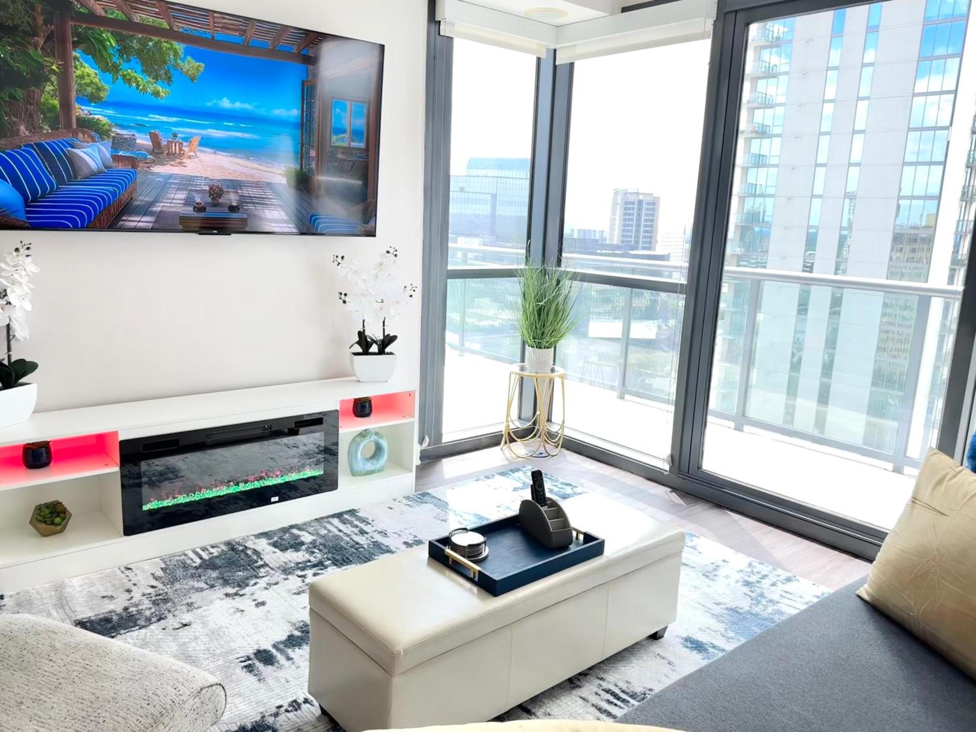 Apartment Skyline Retreat Penthouse, Floor, Year Round Pool, View! *