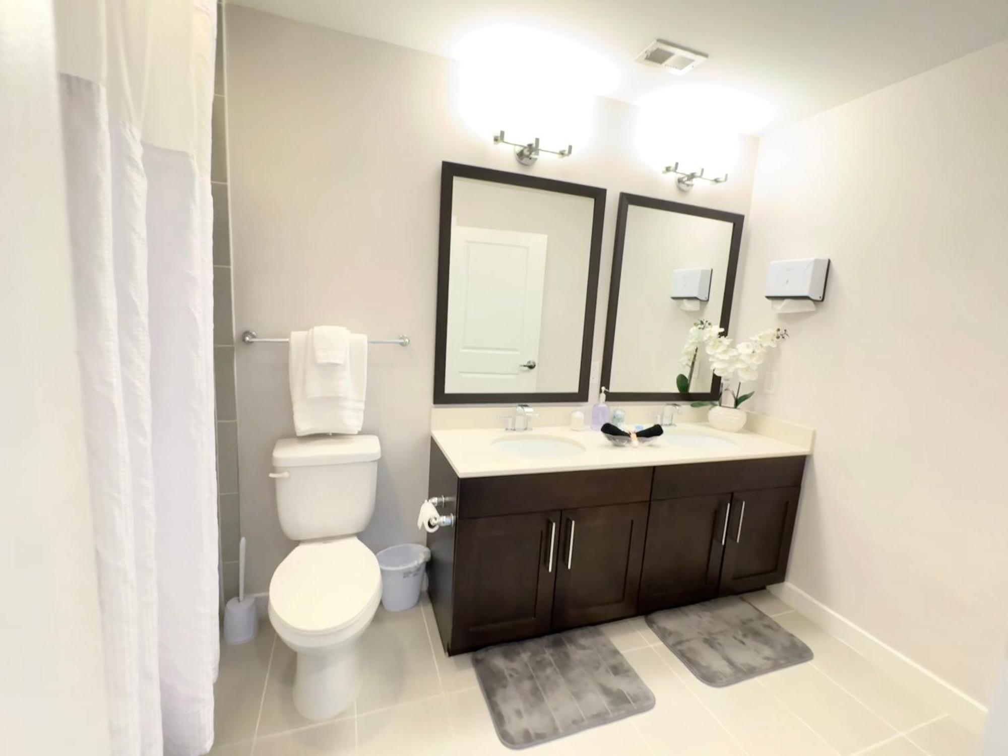 Skyline Retreat Penthouse, Floor, Year Round Pool, View! Apartment