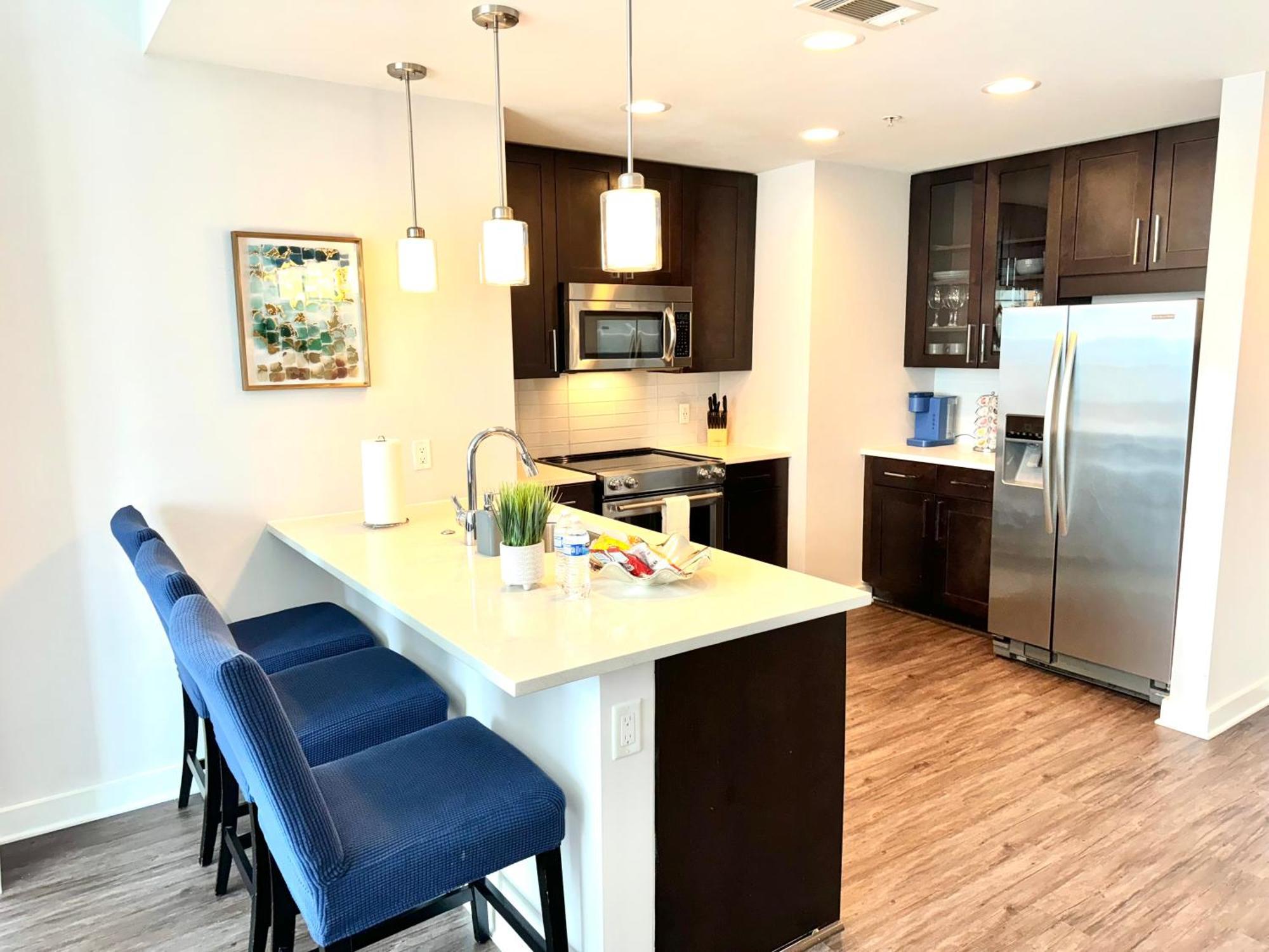 Apartment Skyline Retreat Penthouse, Floor, Year Round Pool, View! *