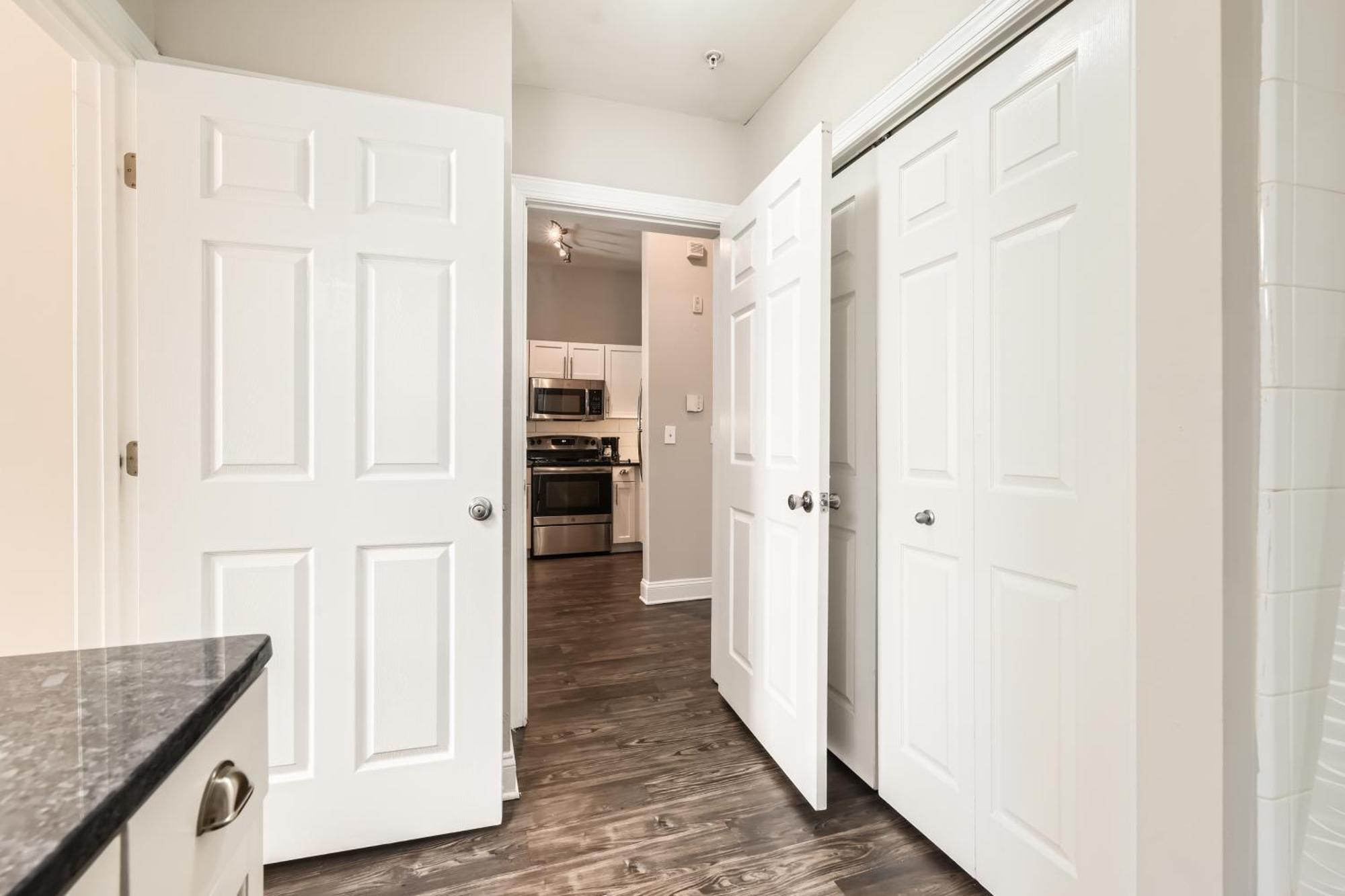 Apartment Crest At Midtown 4603 L 1 Bedroom 1 Bathroom