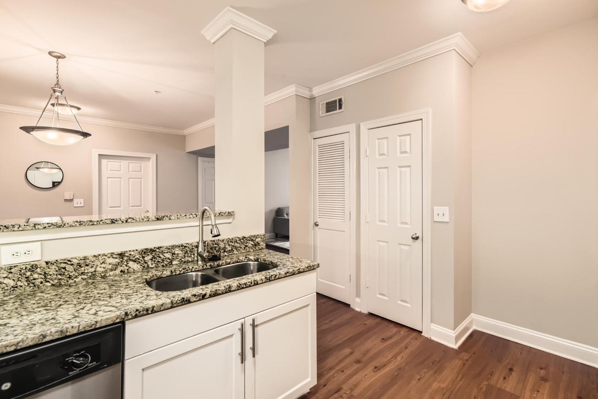 Crest At Midtown 1525 L 2 Bedroom 2 Bath Atlanta