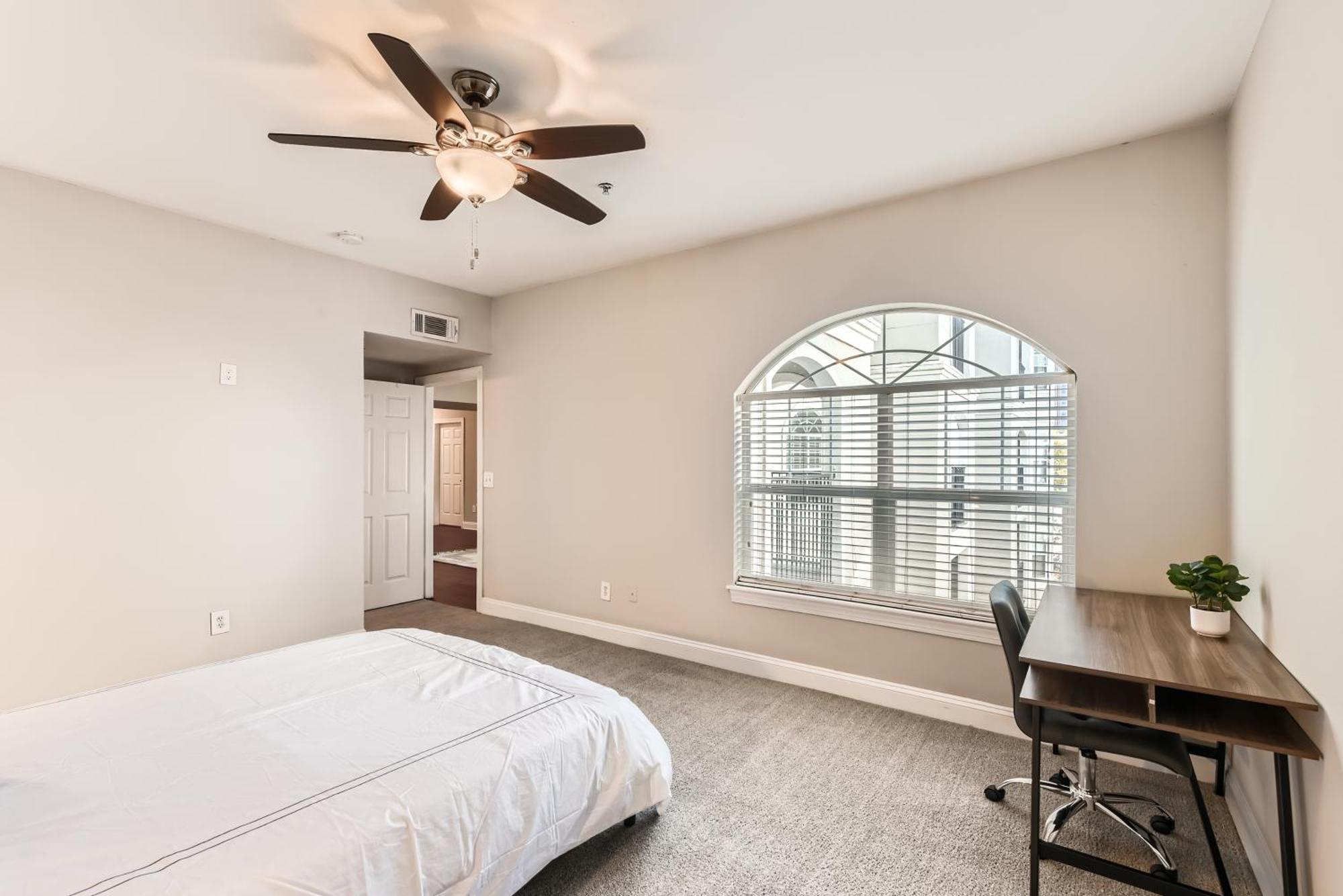Crest At Midtown 1525 L 2 Bedroom 2 Bath * Atlanta